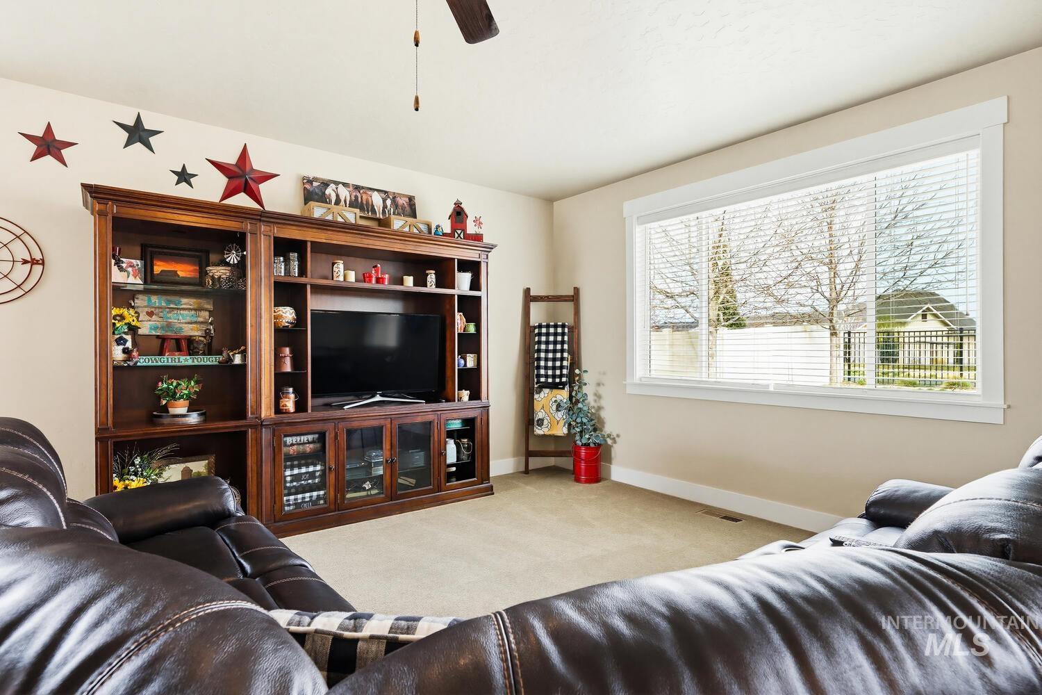 886 E Bay Owl Dr, Kuna, Idaho 83634, 3 Bedrooms, 2.5 Bathrooms, Residential For Sale, Price $665,000,MLS 98978024