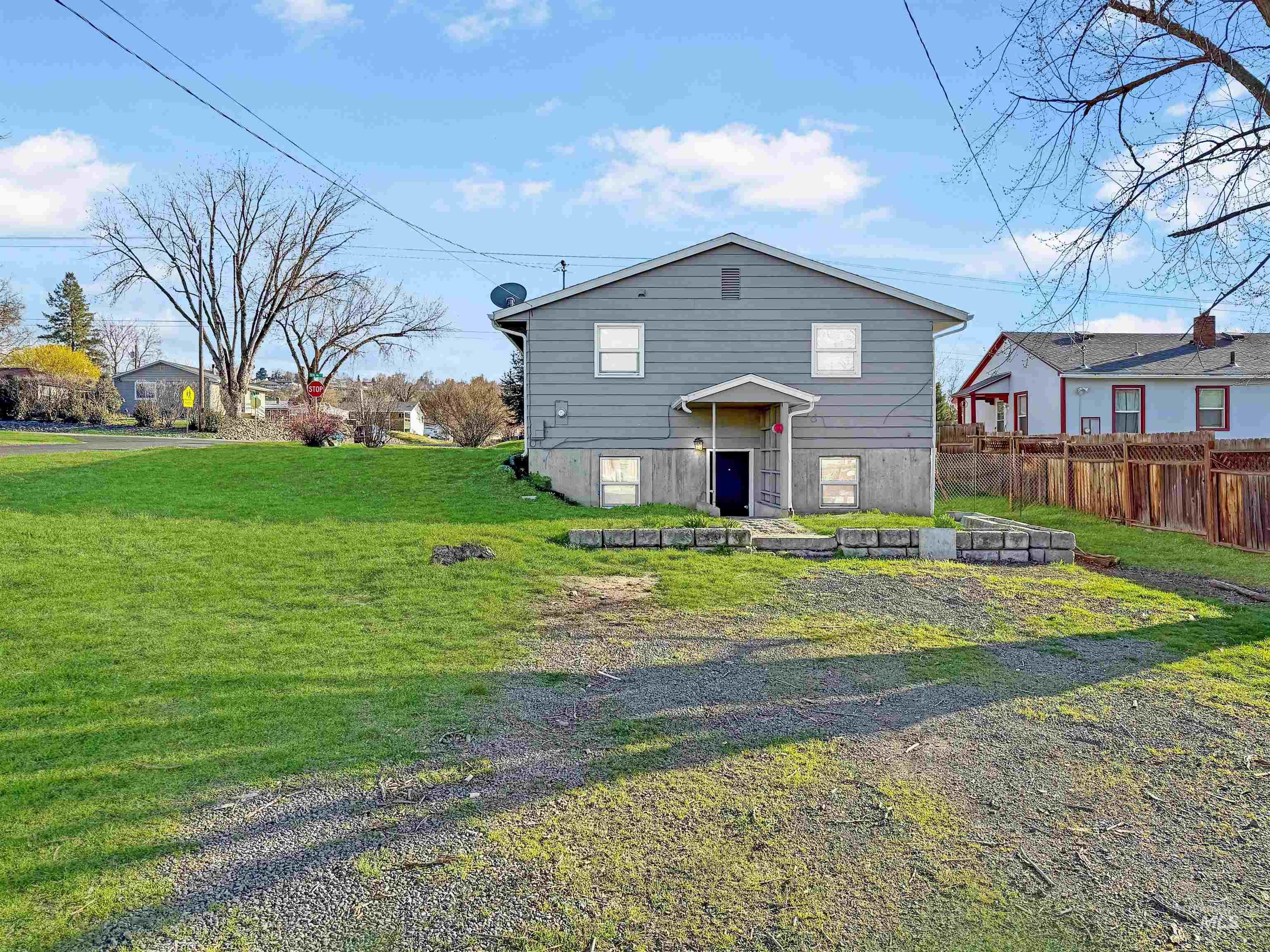 1522 13th St, Lewiston, Idaho 83501, 4 Bedrooms, 2 Bathrooms, Residential For Sale, Price $325,000,MLS 98978030