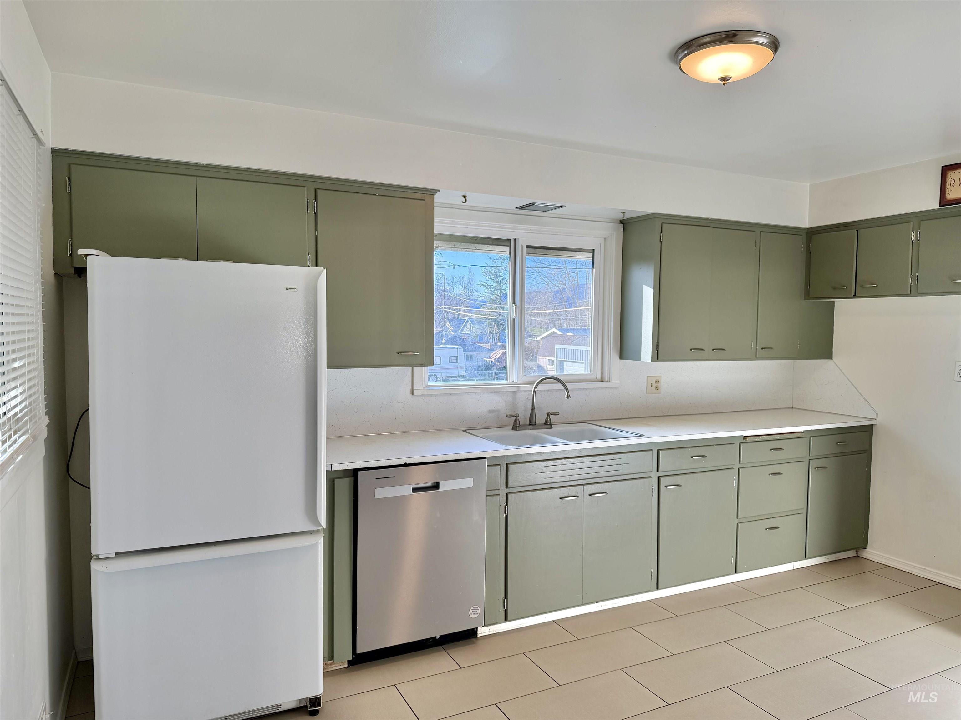 1522 13th St, Lewiston, Idaho 83501, 3 Bedrooms, 1 Bathroom, Residential Income For Sale, Price $325,000,MLS 98978031