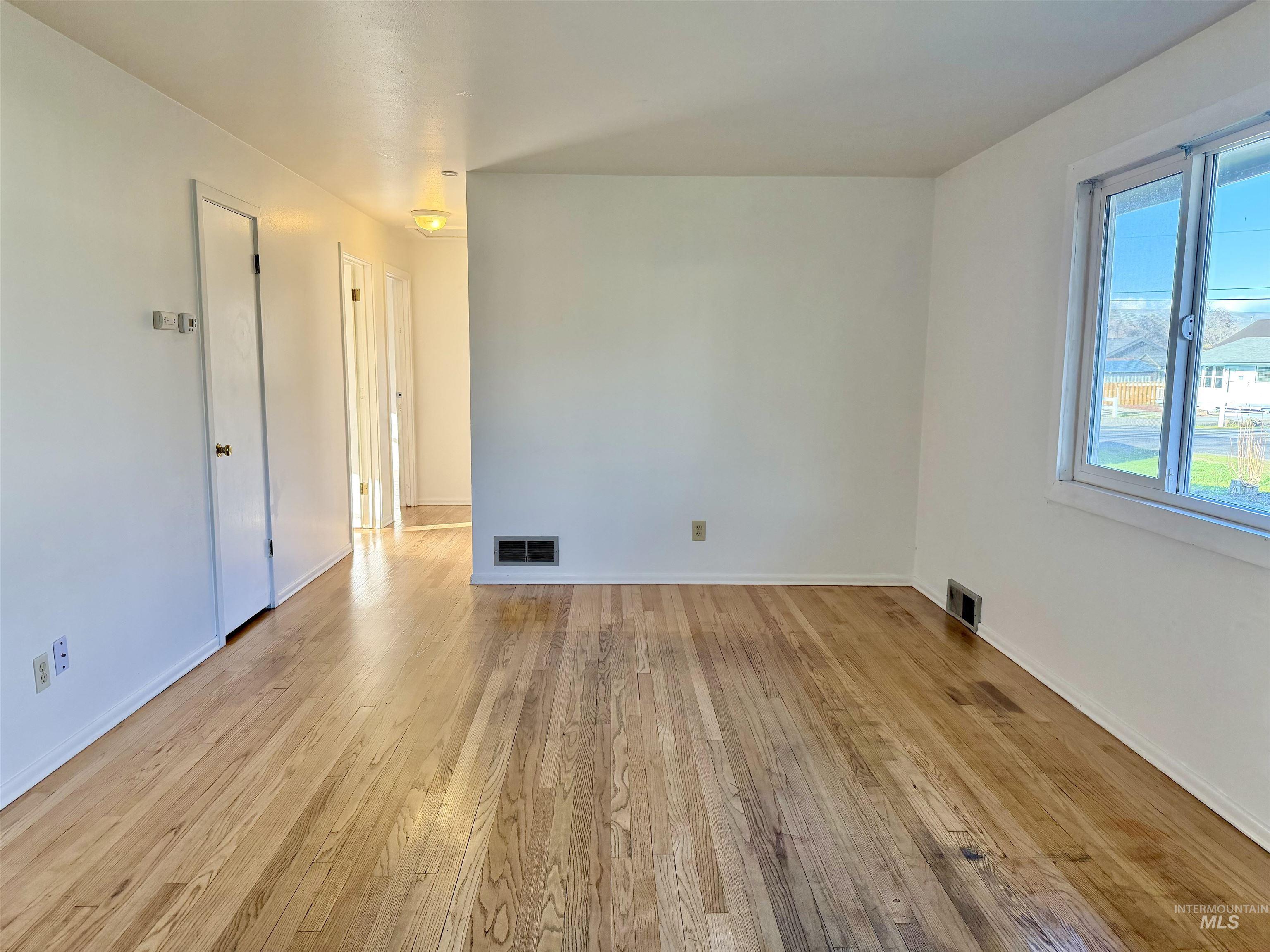 1522 13th St, Lewiston, Idaho 83501, 3 Bedrooms, 1 Bathroom, Residential Income For Sale, Price $325,000,MLS 98978031