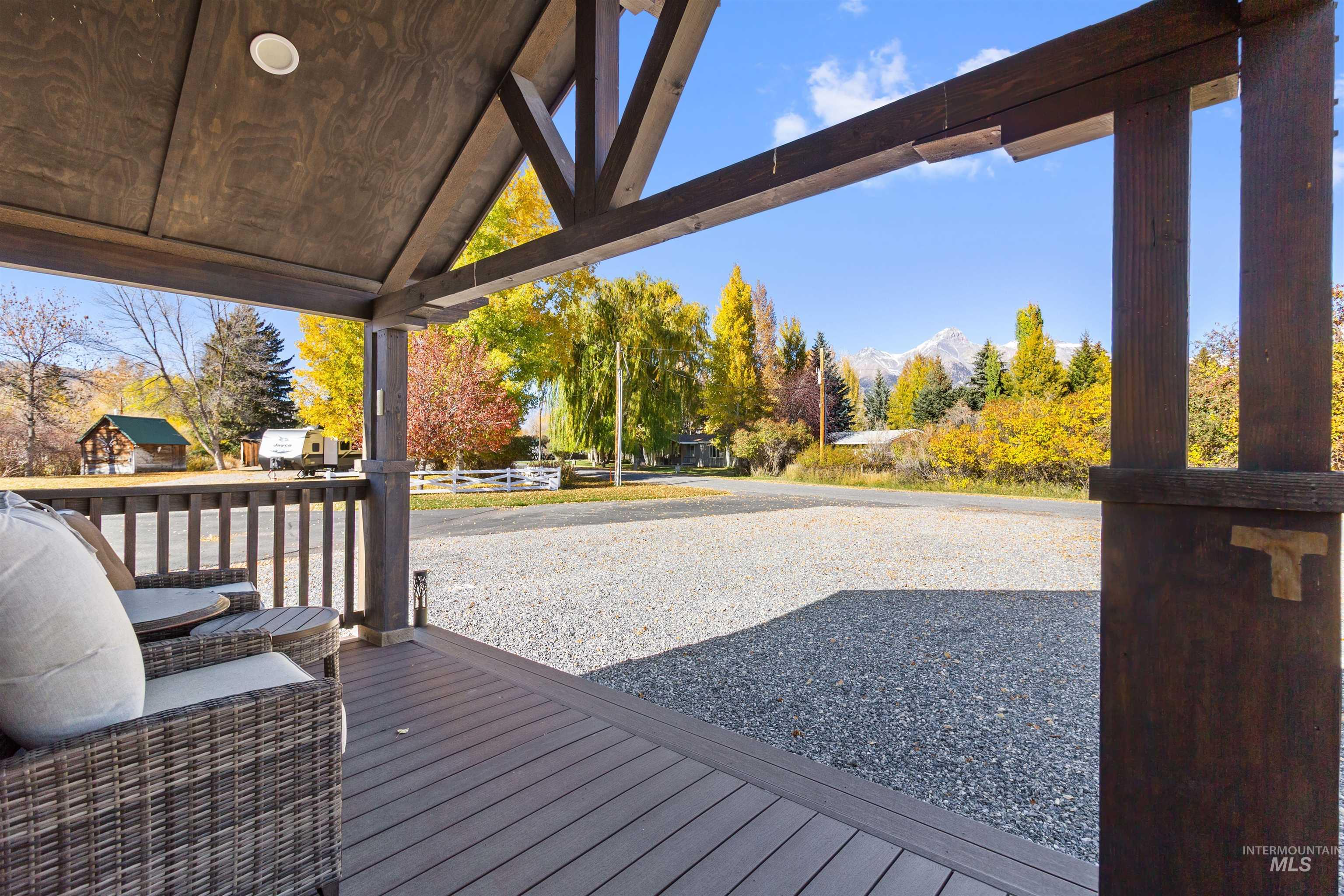 107 & 109 Willow St, Mackay, Idaho 83251, 2 Bedrooms, 3 Bathrooms, Residential For Sale, Price $650,000, 98978032