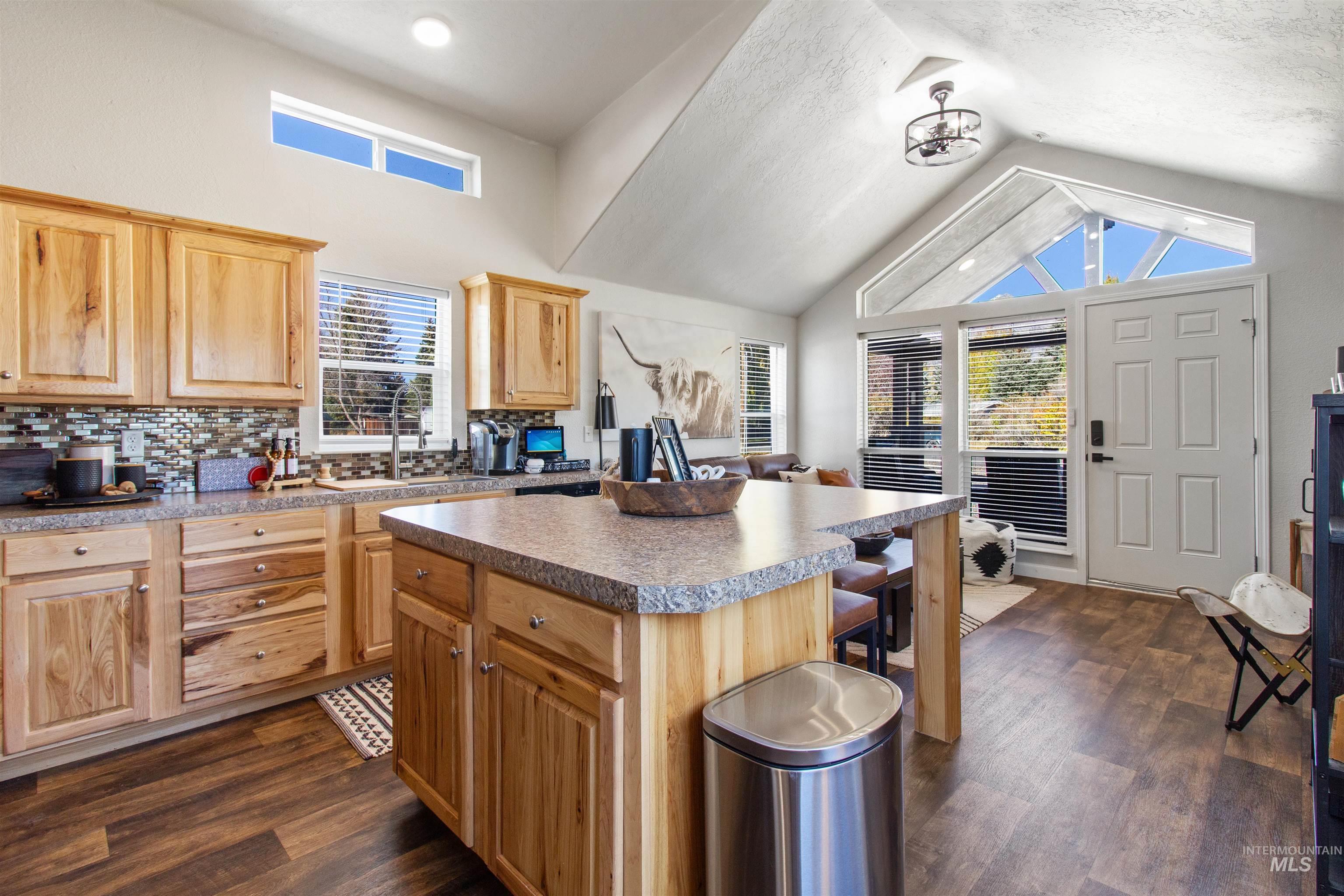 107 & 109 Willow St, Mackay, Idaho 83251, 2 Bedrooms, 3 Bathrooms, Residential For Sale, Price $650,000, 98978032