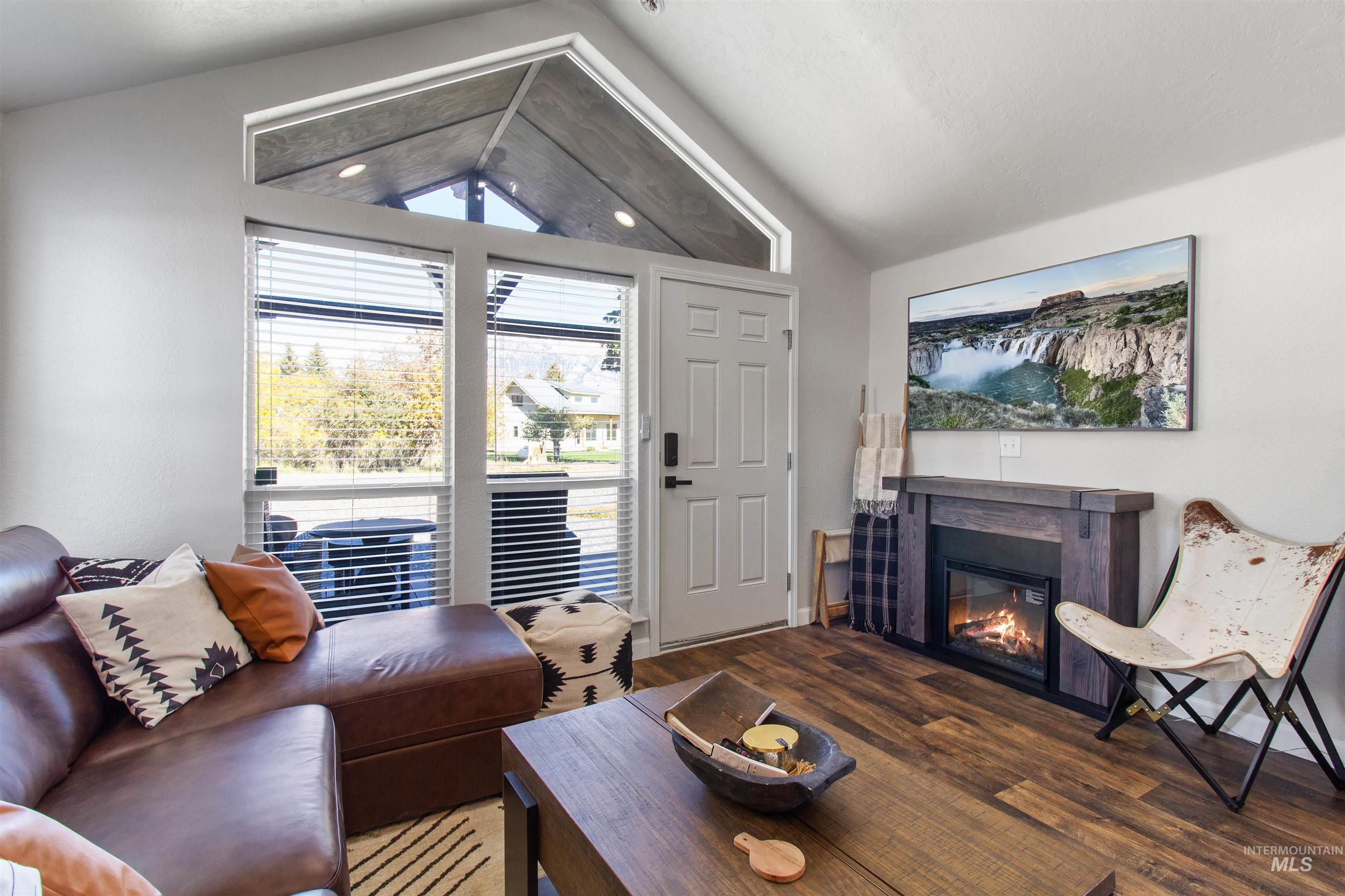 107 & 109 Willow St, Mackay, Idaho 83251, 2 Bedrooms, 3 Bathrooms, Residential For Sale, Price $650,000, 98978032