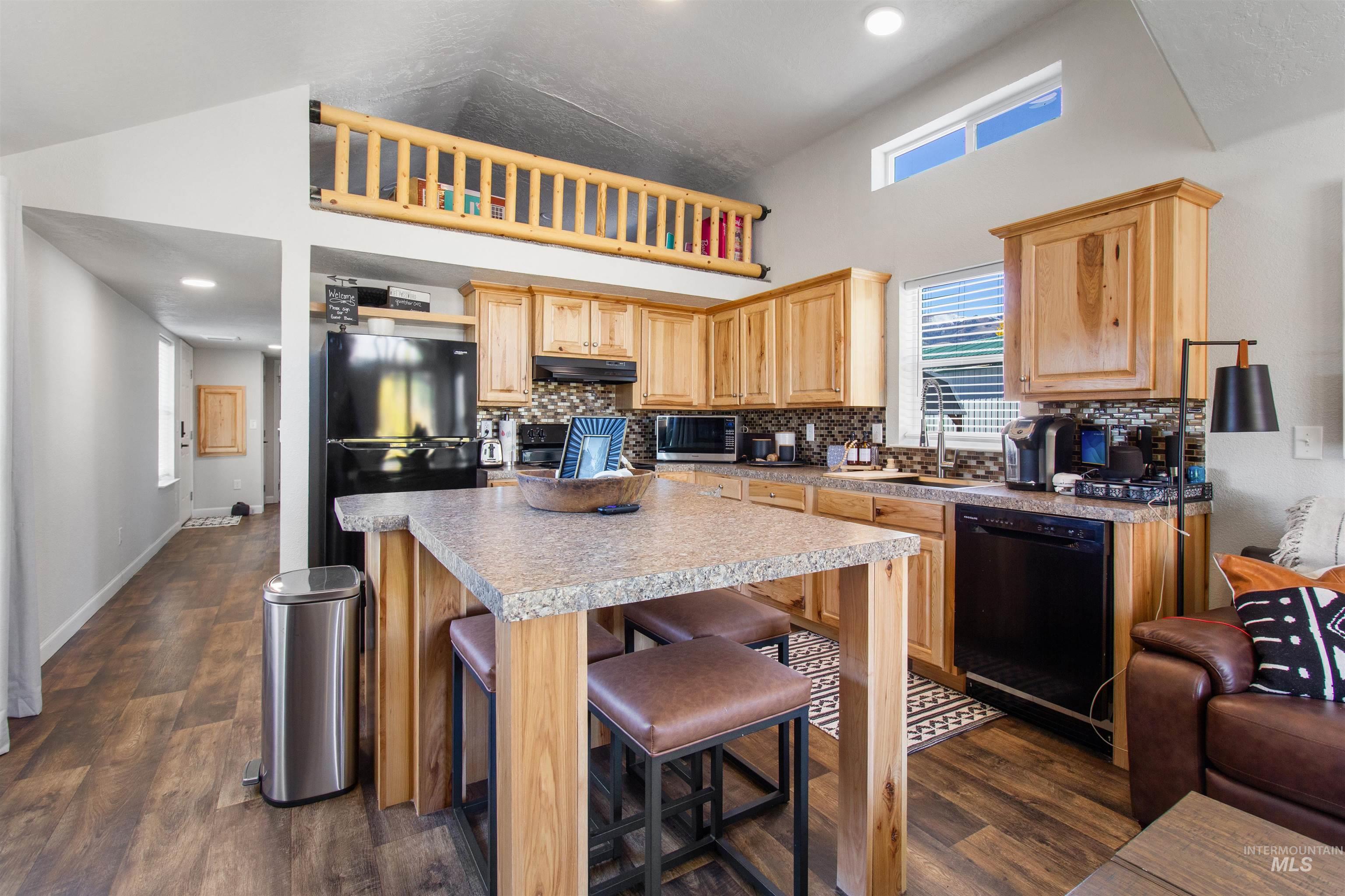 107 & 109 Willow St, Mackay, Idaho 83251, 2 Bedrooms, 3 Bathrooms, Residential For Sale, Price $650,000, 98978032