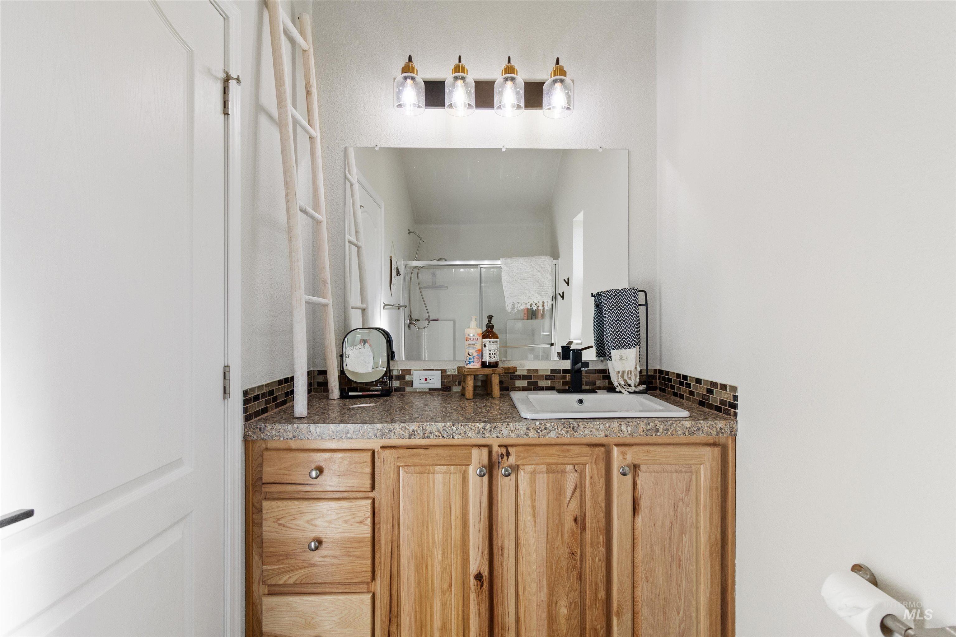 107 & 109 Willow St, Mackay, Idaho 83251, 2 Bedrooms, 3 Bathrooms, Residential For Sale, Price $650,000, 98978032