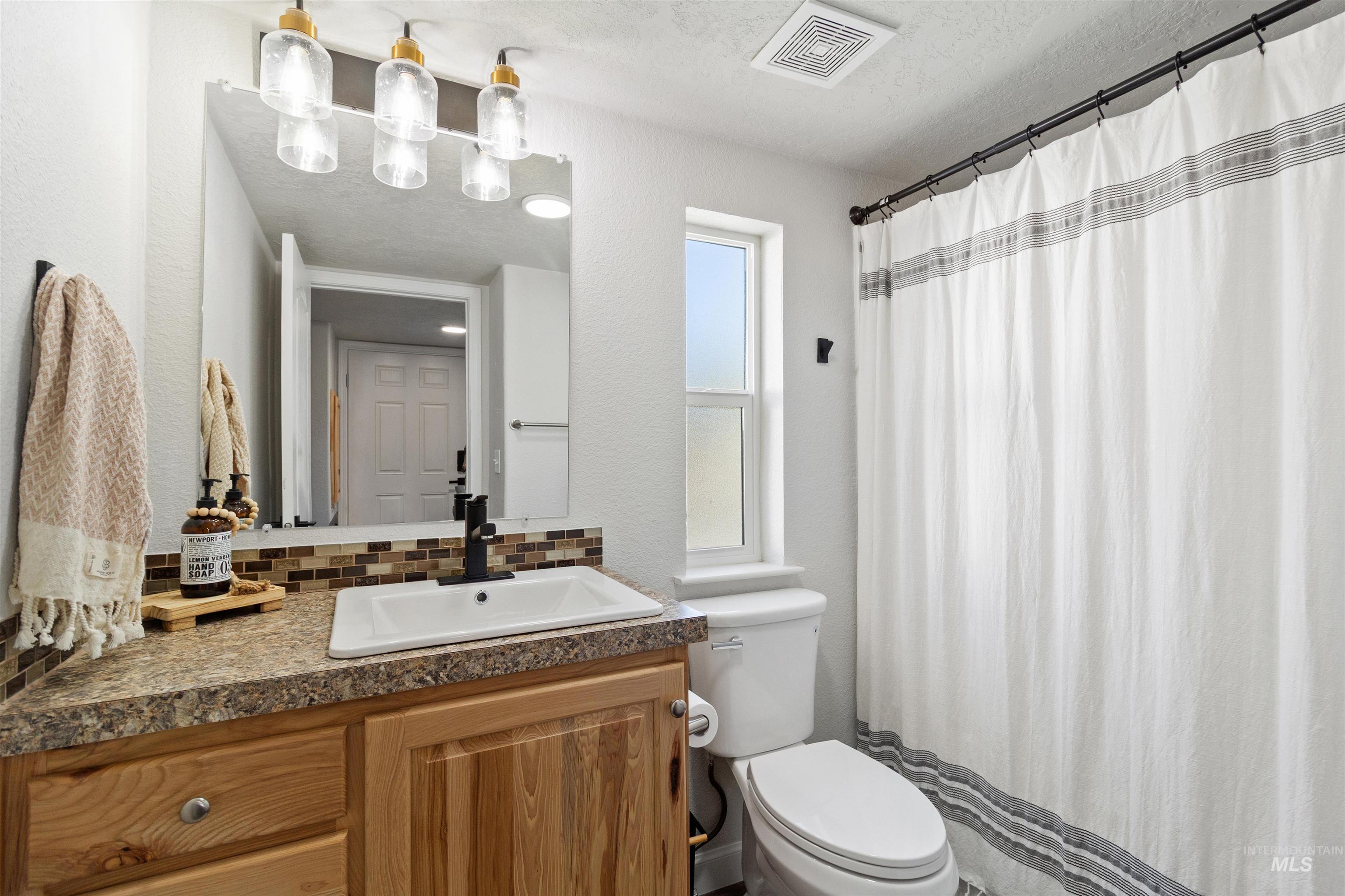 107 & 109 Willow St, Mackay, Idaho 83251, 2 Bedrooms, 3 Bathrooms, Residential For Sale, Price $650,000, 98978032