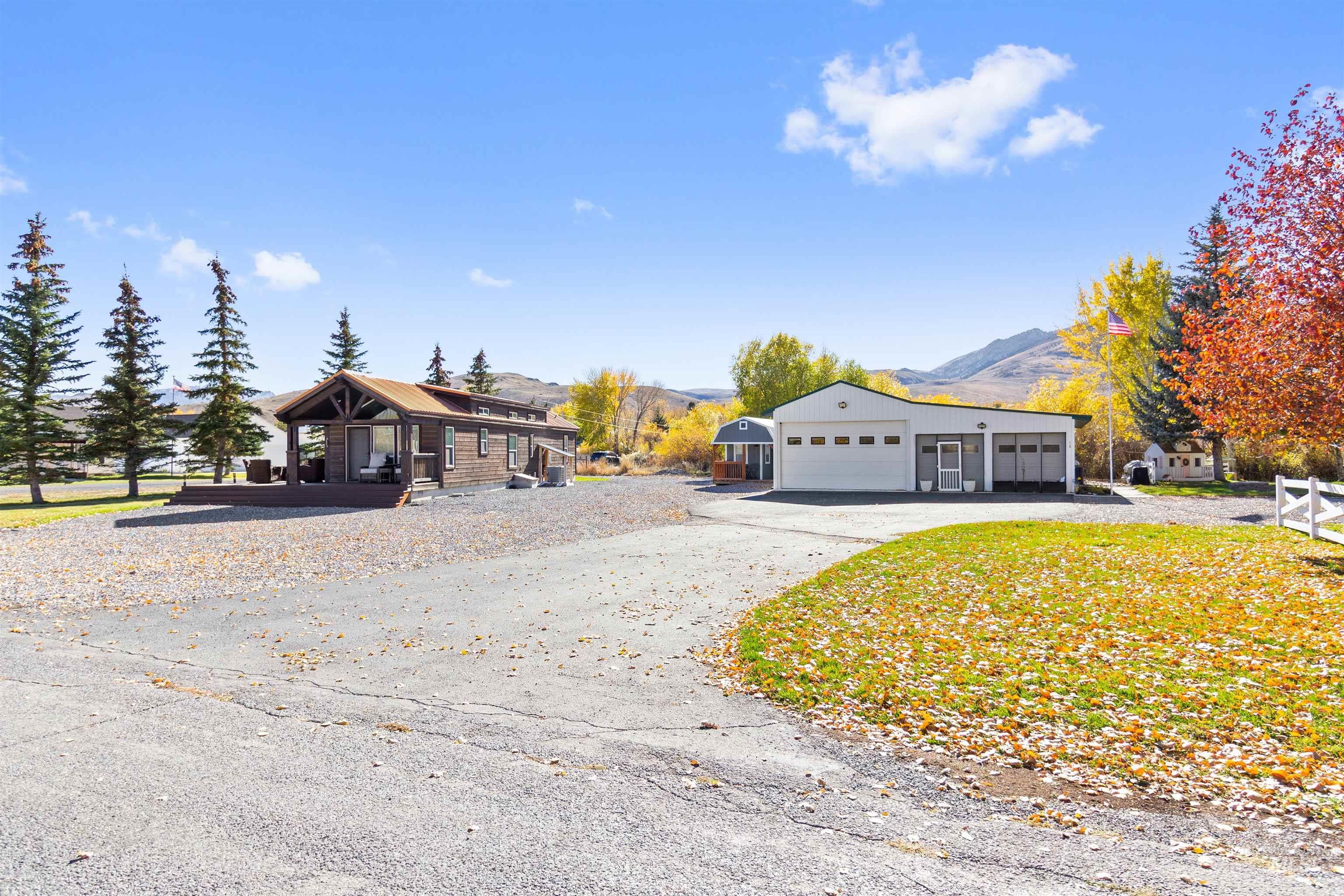107 & 109 Willow St, Mackay, Idaho 83251, 2 Bedrooms, 3 Bathrooms, Residential For Sale, Price $650,000, 98978032