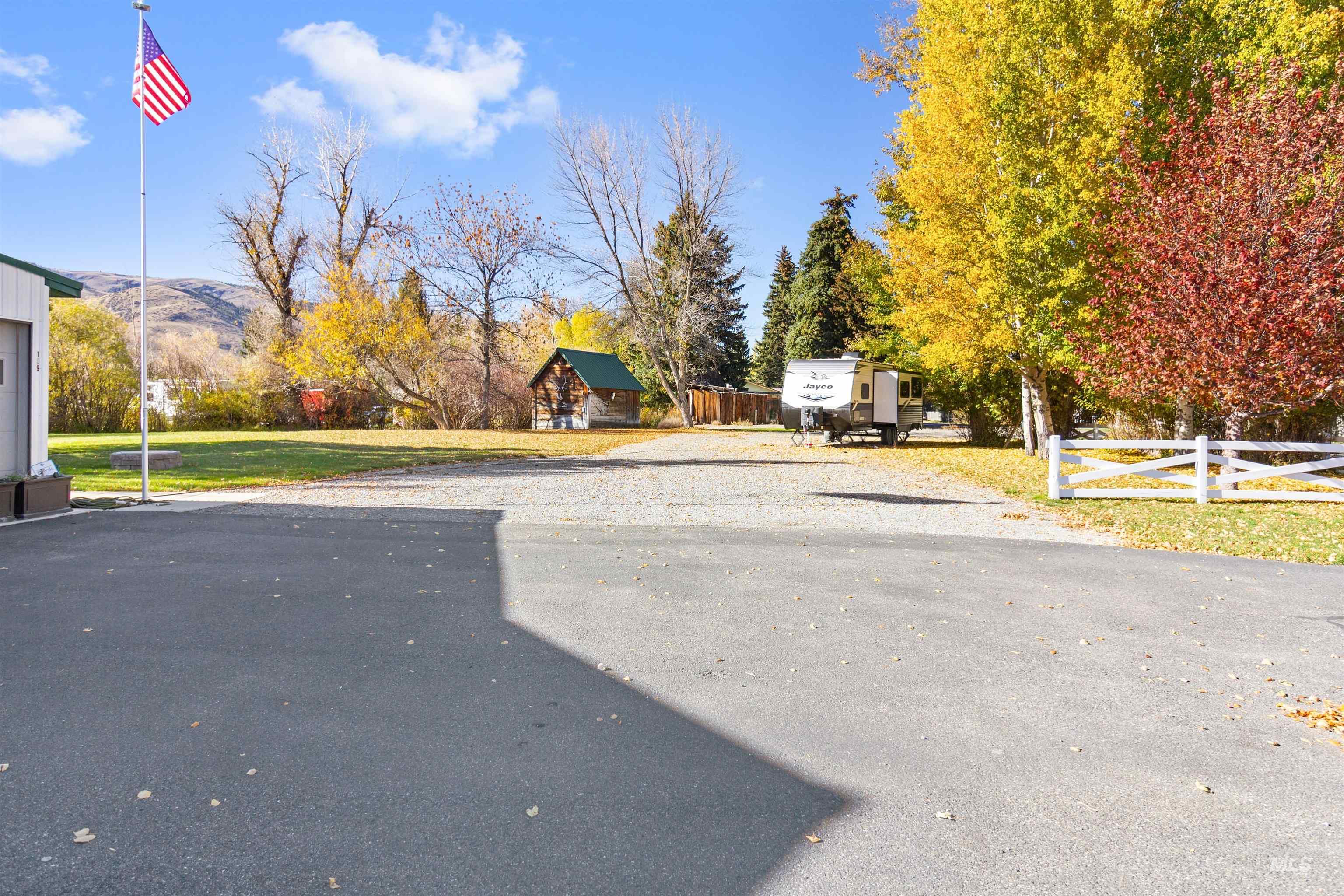 107 & 109 Willow St, Mackay, Idaho 83251, 2 Bedrooms, 3 Bathrooms, Residential For Sale, Price $650,000, 98978032