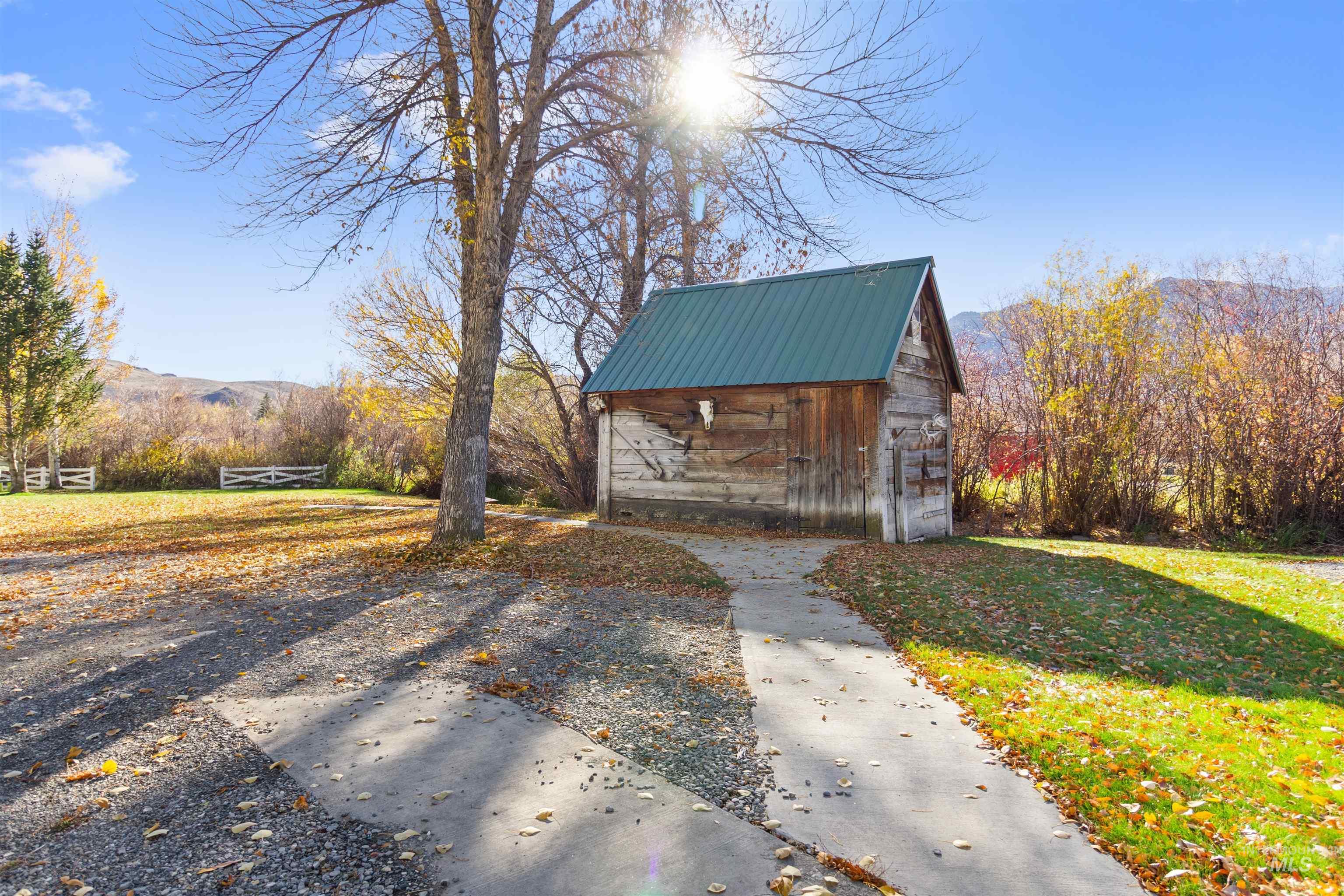 107 & 109 Willow St, Mackay, Idaho 83251, 2 Bedrooms, 3 Bathrooms, Residential For Sale, Price $650,000, 98978032