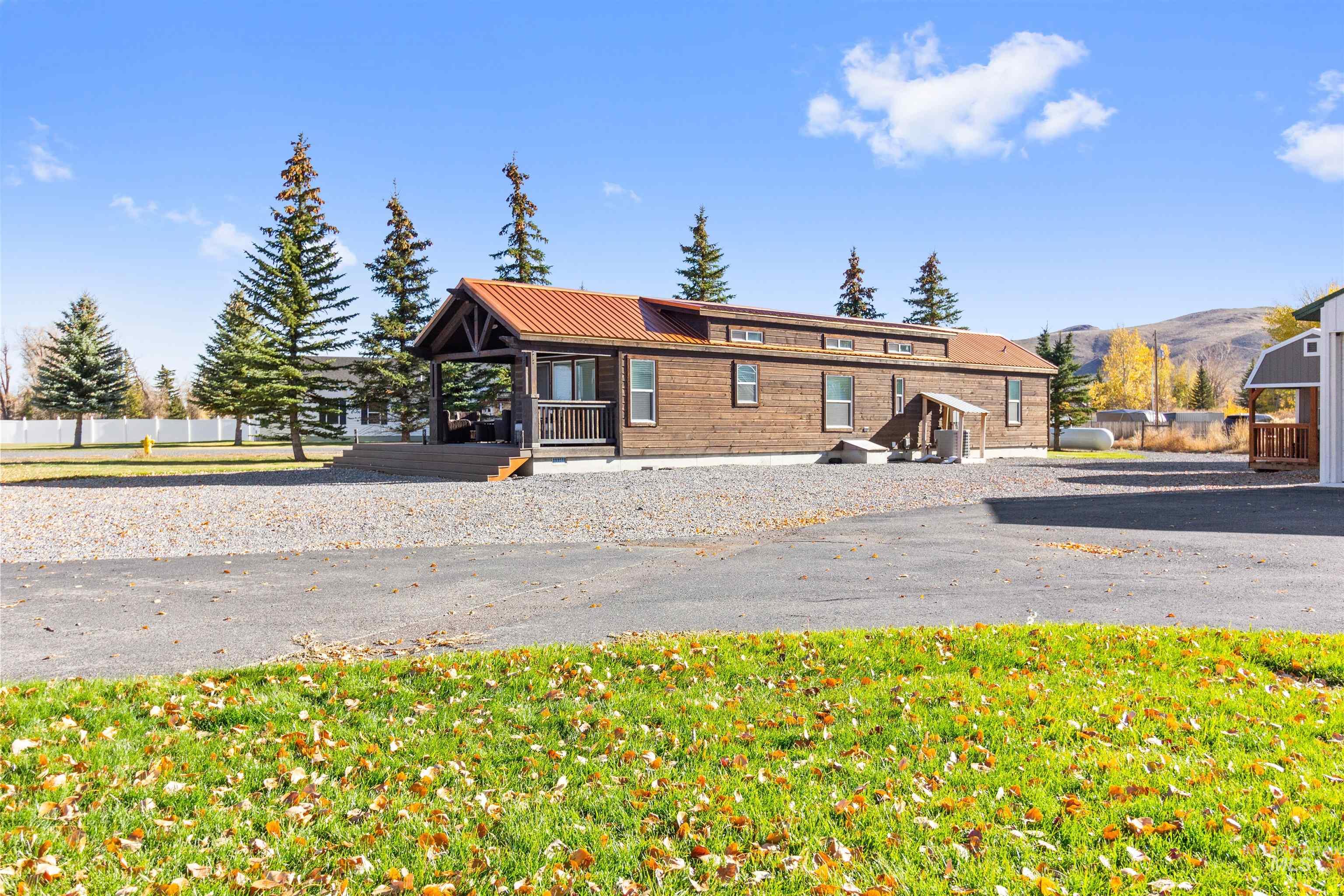 107 & 109 Willow St, Mackay, Idaho 83251, 2 Bedrooms, 3 Bathrooms, Residential For Sale, Price $650,000, 98978032