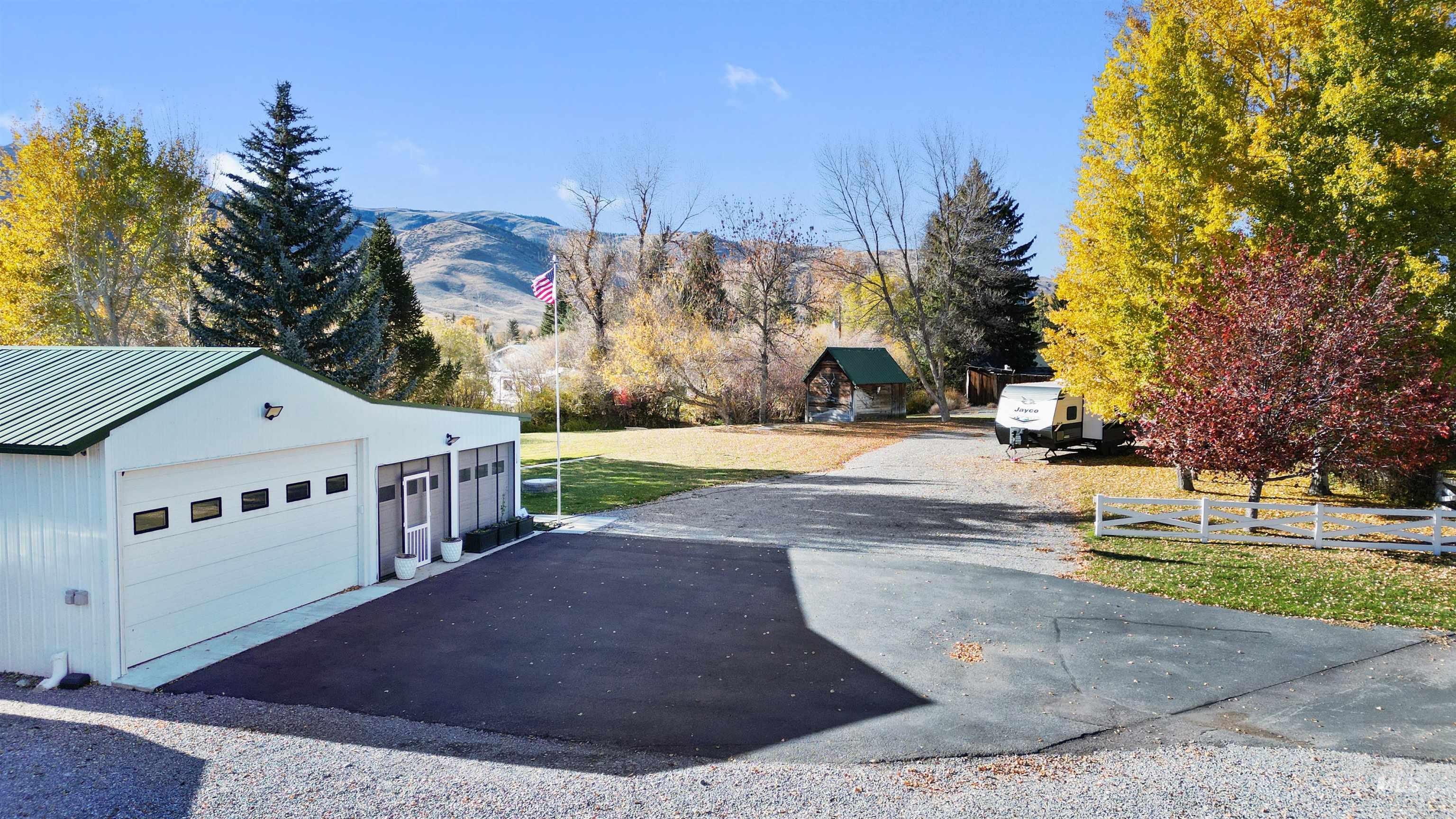 107 & 109 Willow St, Mackay, Idaho 83251, 2 Bedrooms, 3 Bathrooms, Residential For Sale, Price $650,000, 98978032