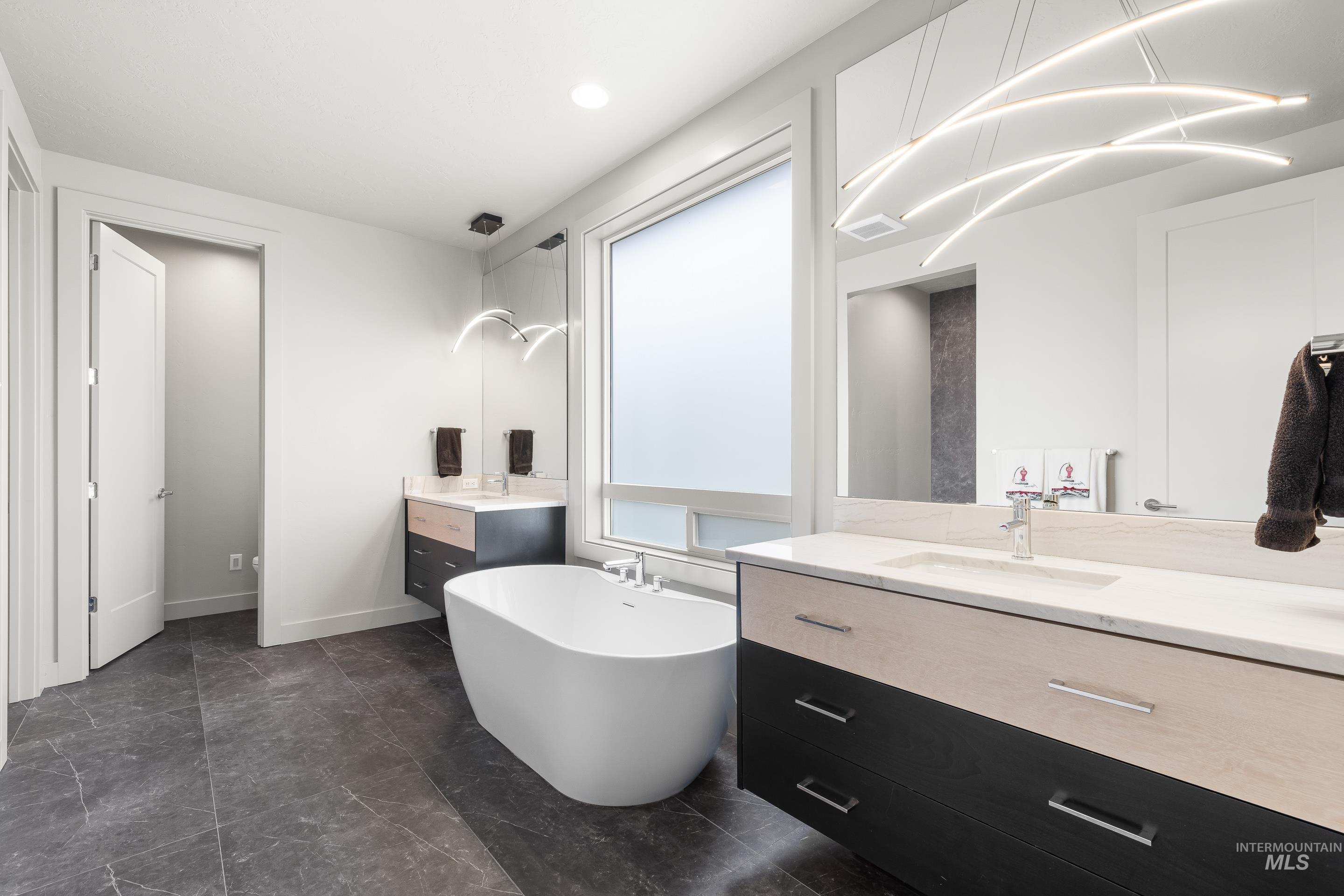 9828 W Broadford, Star, Idaho 83669, 4 Bedrooms, 3 Bathrooms, Residential For Sale, Price $1,059,999, 98978033