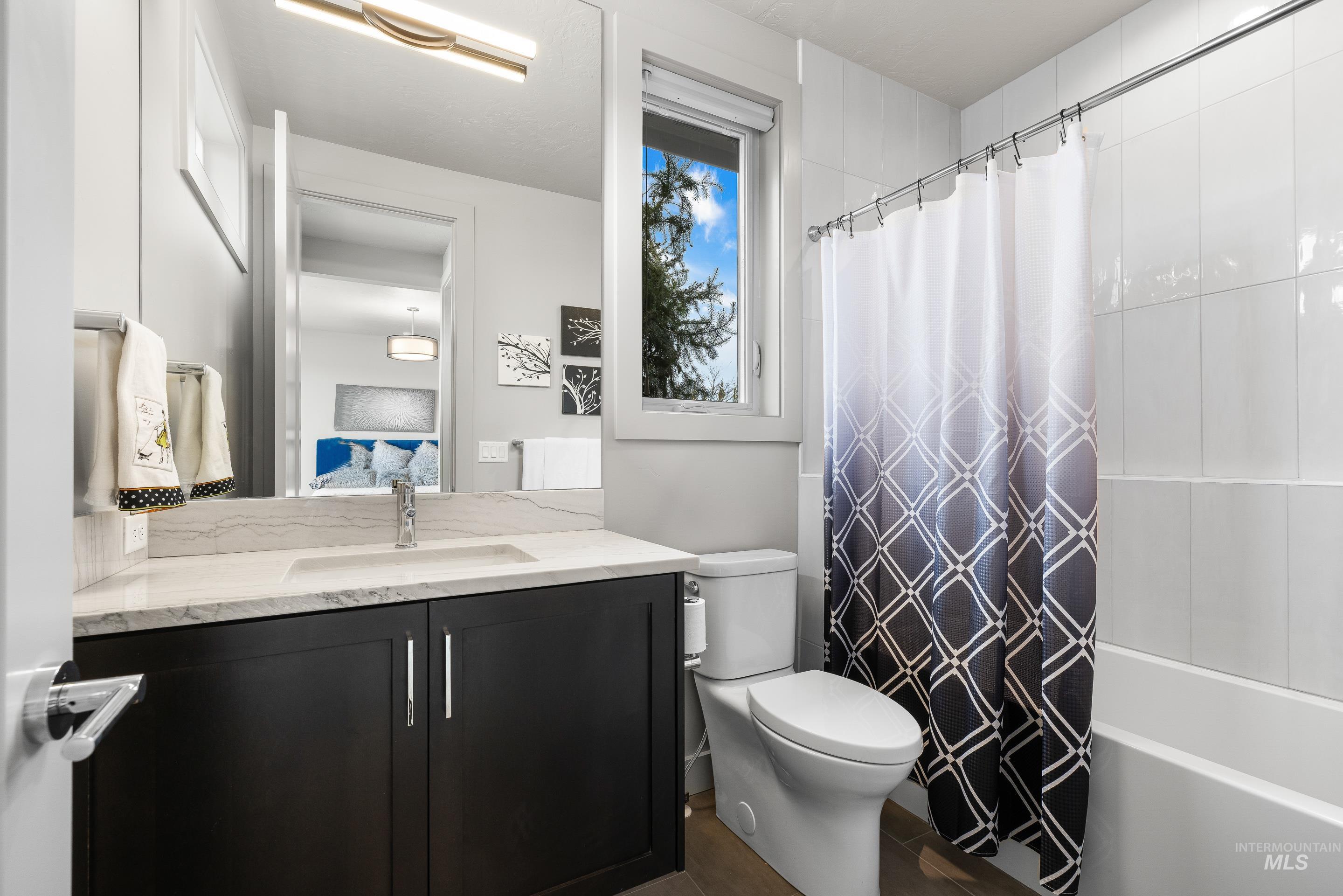 9828 W Broadford, Star, Idaho 83669, 4 Bedrooms, 3 Bathrooms, Residential For Sale, Price $1,059,999, 98978033