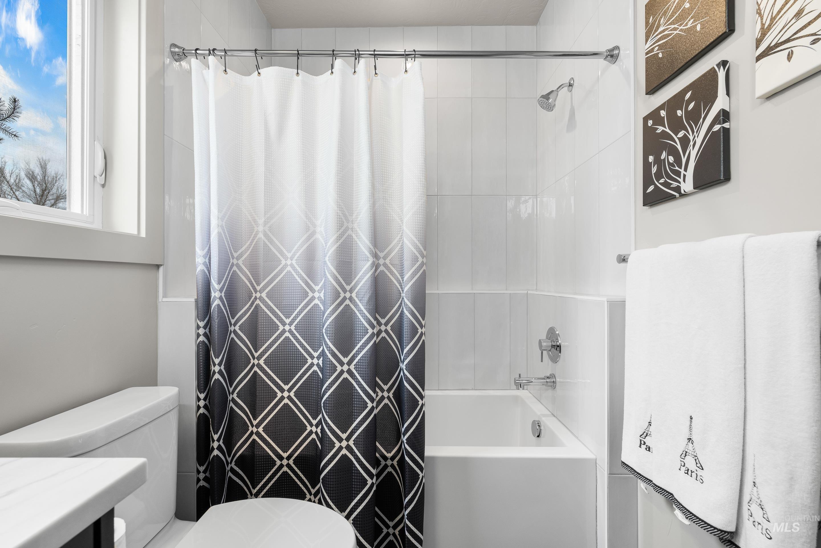 9828 W Broadford, Star, Idaho 83669, 4 Bedrooms, 3 Bathrooms, Residential For Sale, Price $1,059,999, 98978033