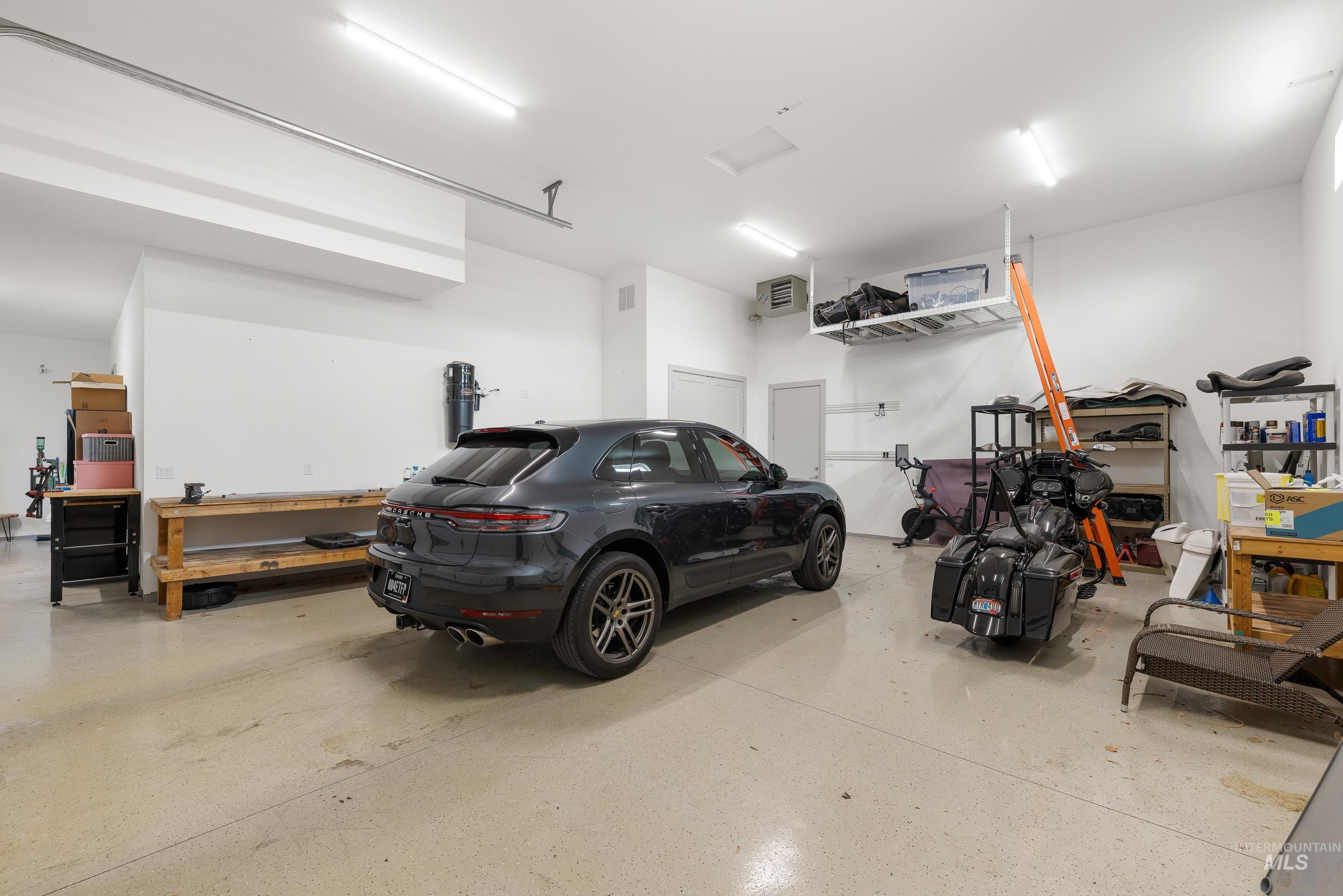 9828 W Broadford, Star, Idaho 83669, 4 Bedrooms, 3 Bathrooms, Residential For Sale, Price $1,059,999, 98978033