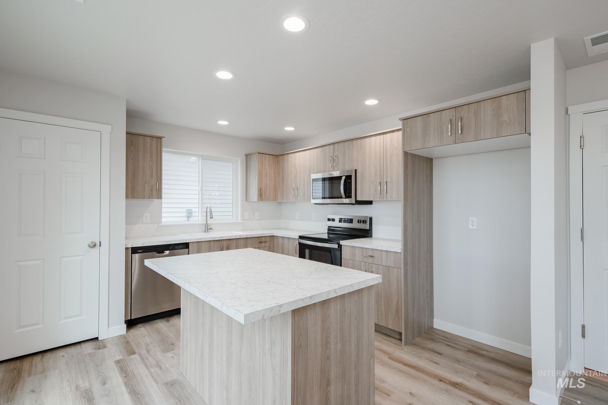 1711 N Birch St, Jerome, Idaho 83338, 4 Bedrooms, 2.5 Bathrooms, Residential For Sale, Price $404,990,MLS 98978034