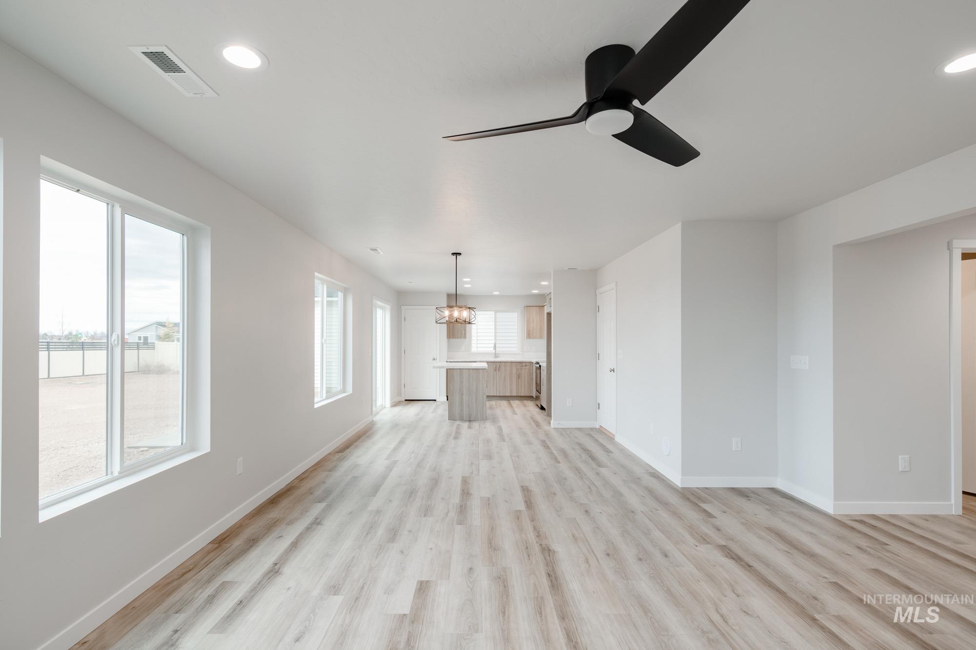 1711 N Birch St, Jerome, Idaho 83338, 4 Bedrooms, 2.5 Bathrooms, Residential For Sale, Price $404,990,MLS 98978034