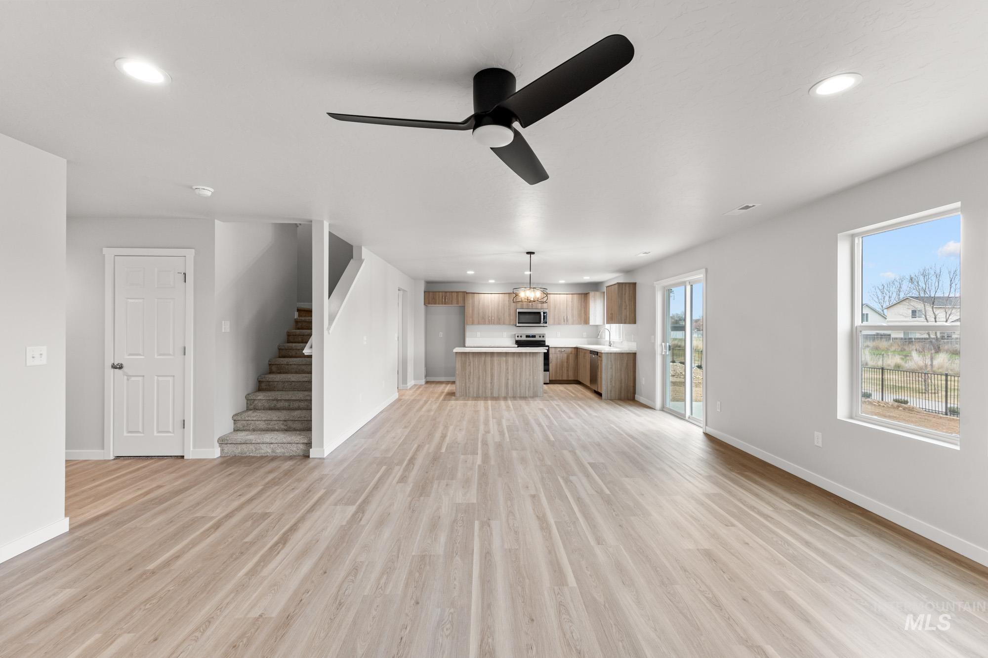 1809 N Birch St, Jerome, Idaho 83338, 5 Bedrooms, 3 Bathrooms, Residential For Sale, Price $529,990,MLS 98978035