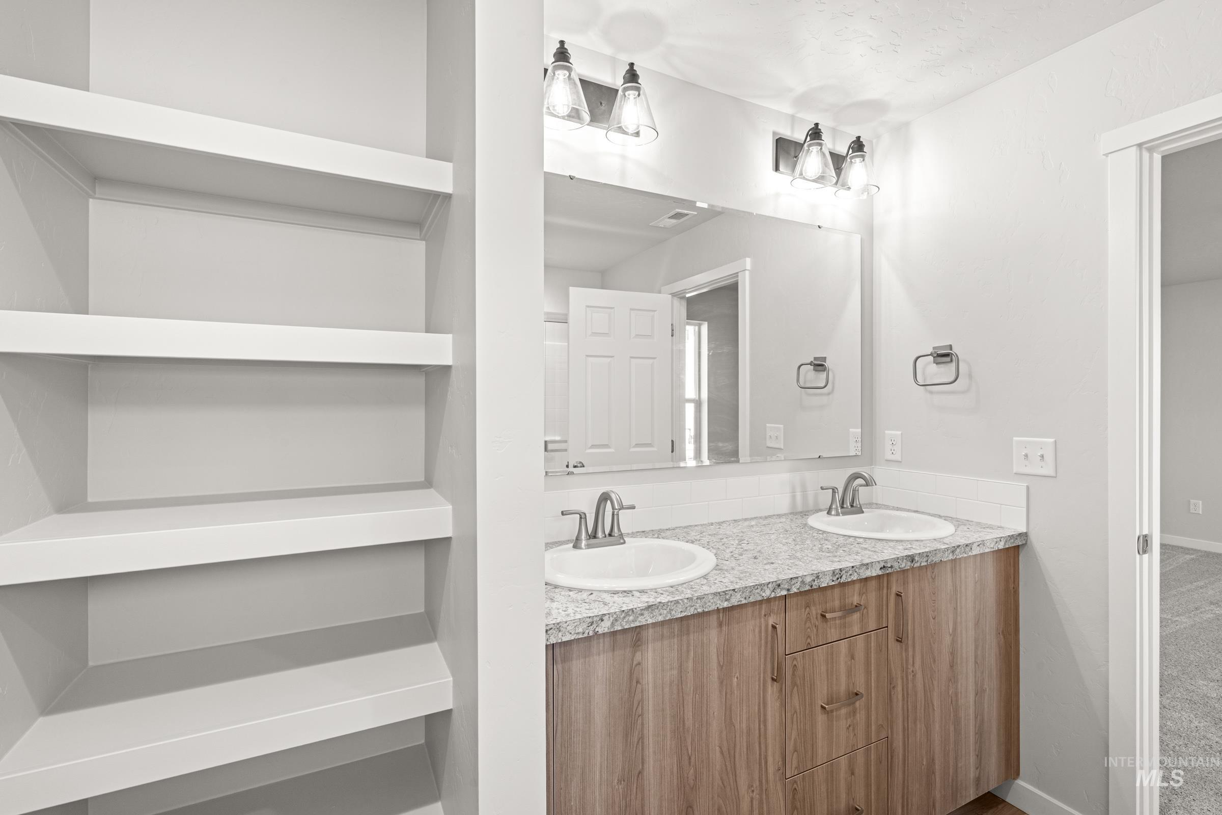 811 NE Trailridge St, Mountain Home, Idaho 83647, 4 Bedrooms, 2 Bathrooms, Residential For Sale, Price $414,990,MLS 98978036