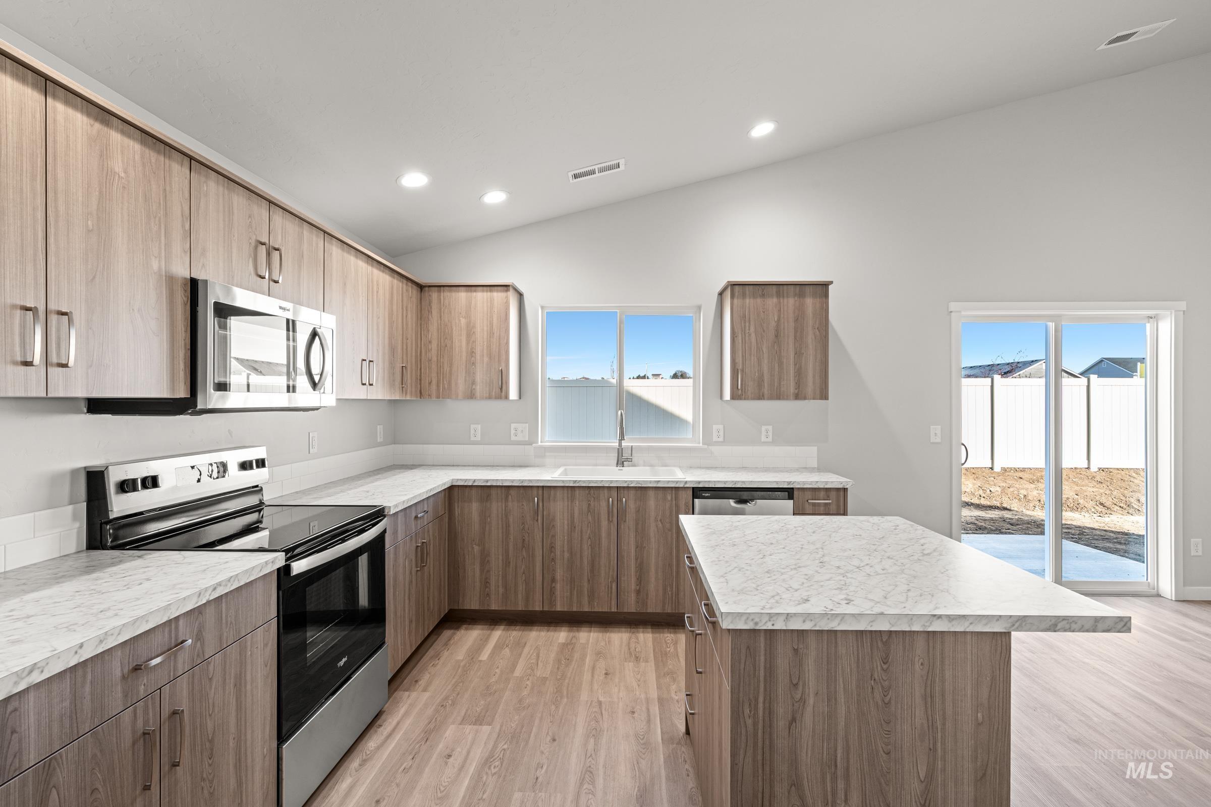 811 NE Trailridge St, Mountain Home, Idaho 83647, 4 Bedrooms, 2 Bathrooms, Residential For Sale, Price $414,990,MLS 98978036