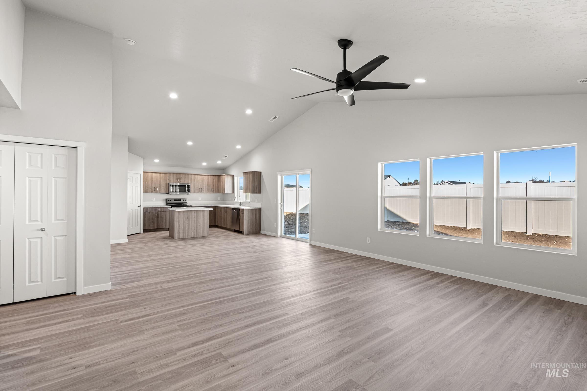 811 NE Trailridge St, Mountain Home, Idaho 83647, 4 Bedrooms, 2 Bathrooms, Residential For Sale, Price $414,990,MLS 98978036