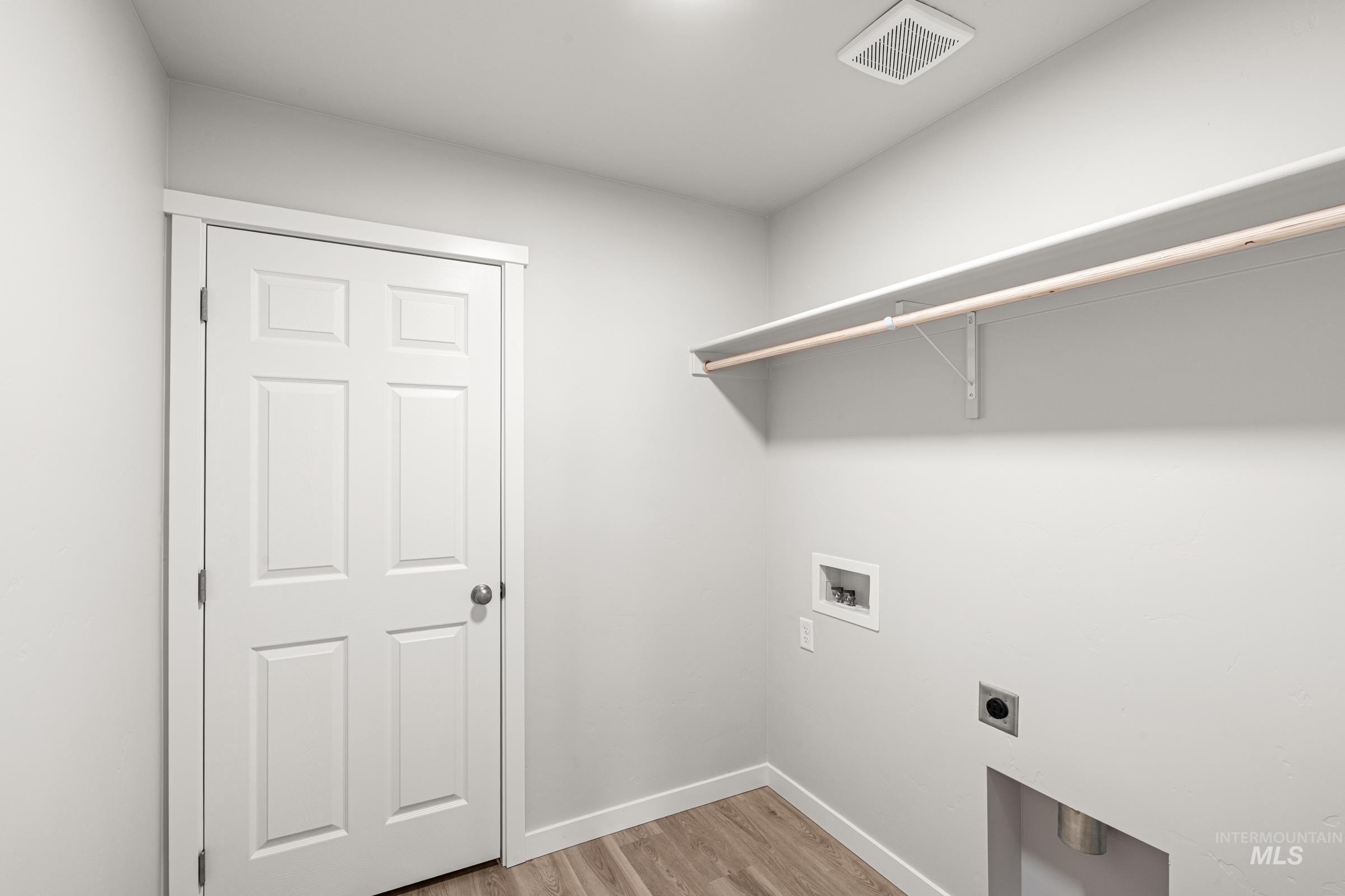 811 NE Trailridge St, Mountain Home, Idaho 83647, 4 Bedrooms, 2 Bathrooms, Residential For Sale, Price $414,990,MLS 98978036