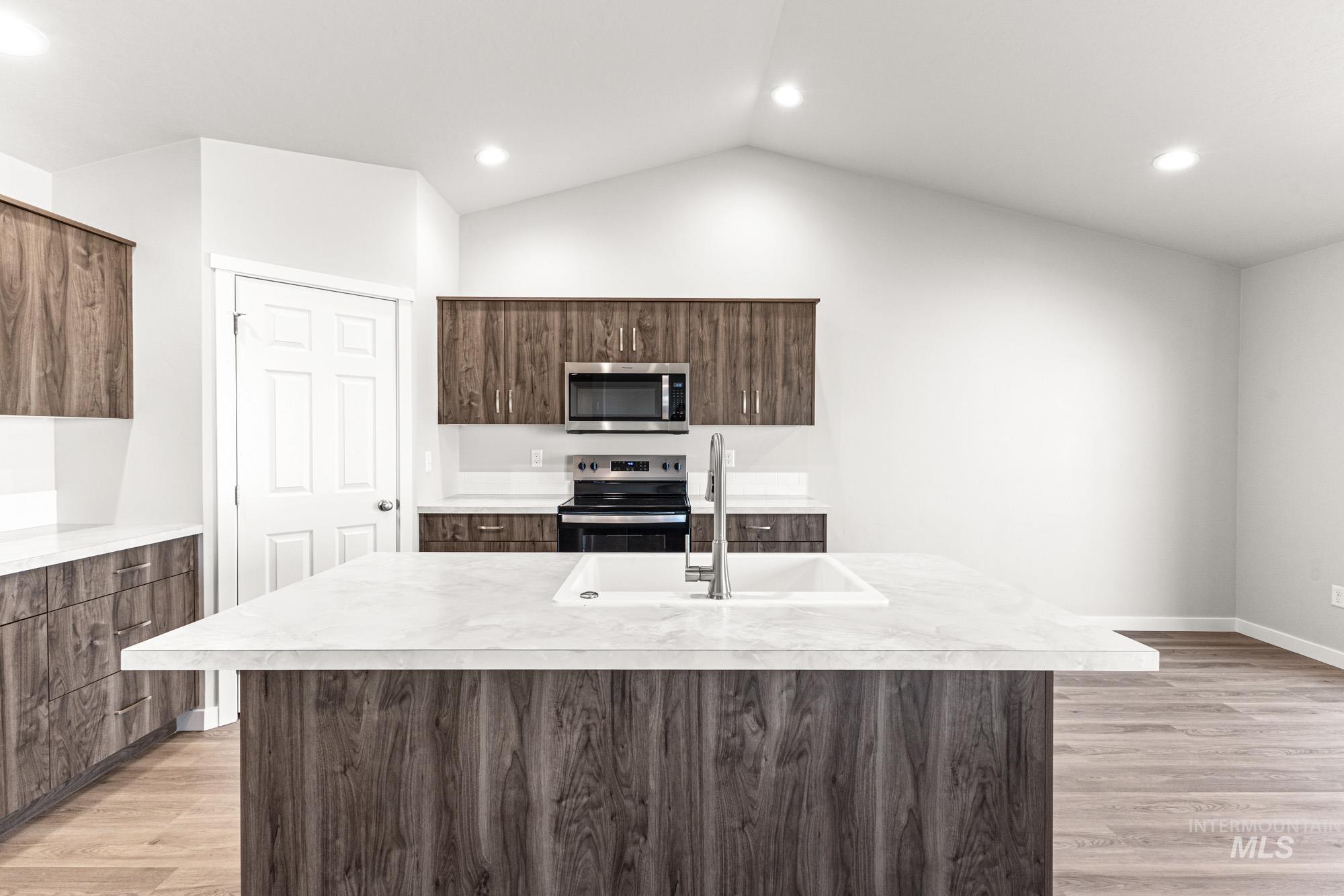 839 NE Trailridge St, Mountain Home, Idaho 83647, 4 Bedrooms, 2 Bathrooms, Residential For Sale, Price $404,990,MLS 98978037