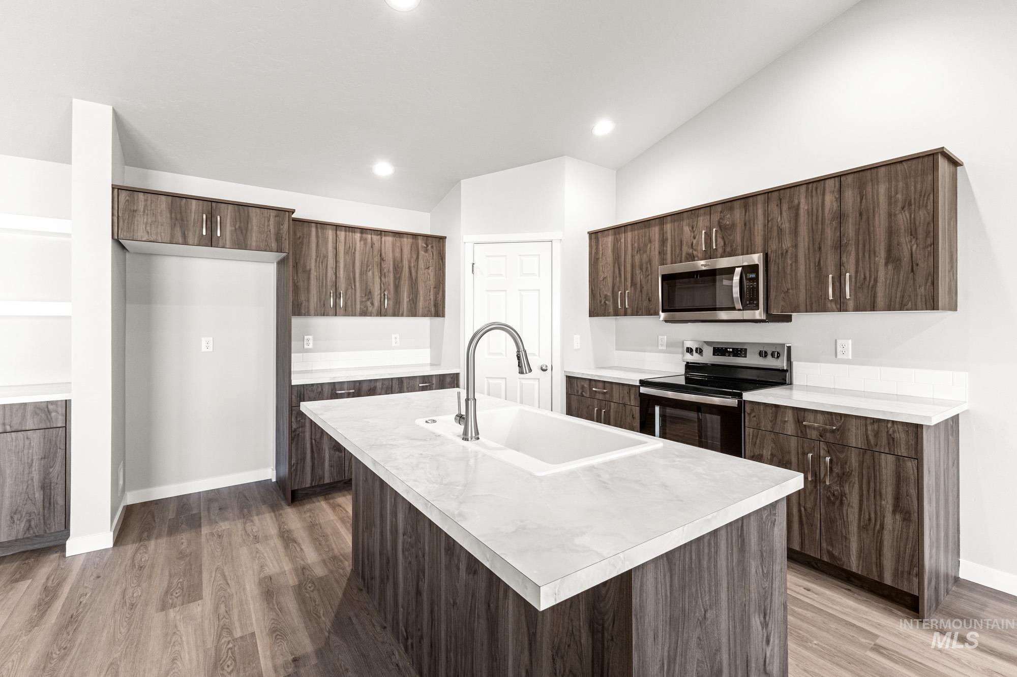 839 NE Trailridge St, Mountain Home, Idaho 83647, 4 Bedrooms, 2 Bathrooms, Residential For Sale, Price $404,990,MLS 98978037