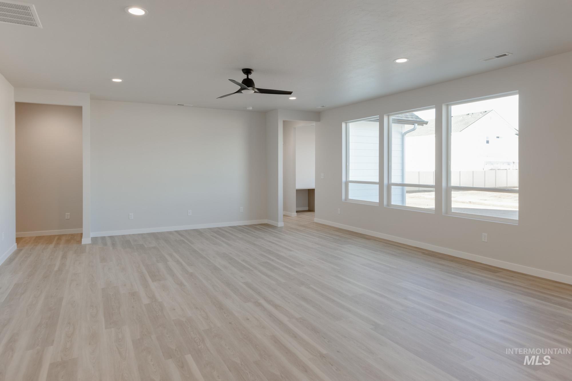 867 NE Trailridge St, Mountain Home, Idaho 83647, 4 Bedrooms, 2.5 Bathrooms, Residential For Sale, Price $469,990,MLS 98978039