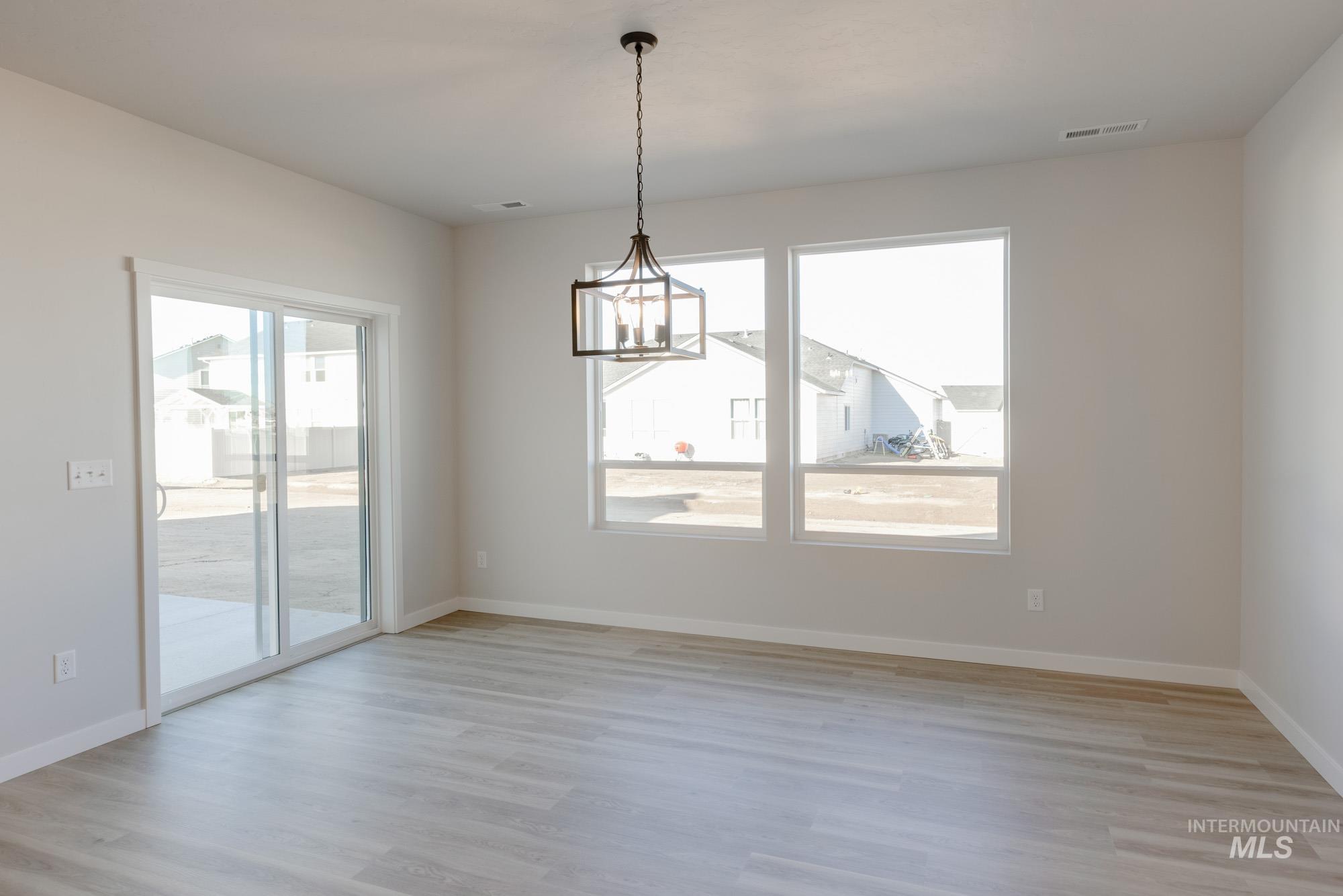 867 NE Trailridge St, Mountain Home, Idaho 83647, 4 Bedrooms, 2.5 Bathrooms, Residential For Sale, Price $469,990,MLS 98978039