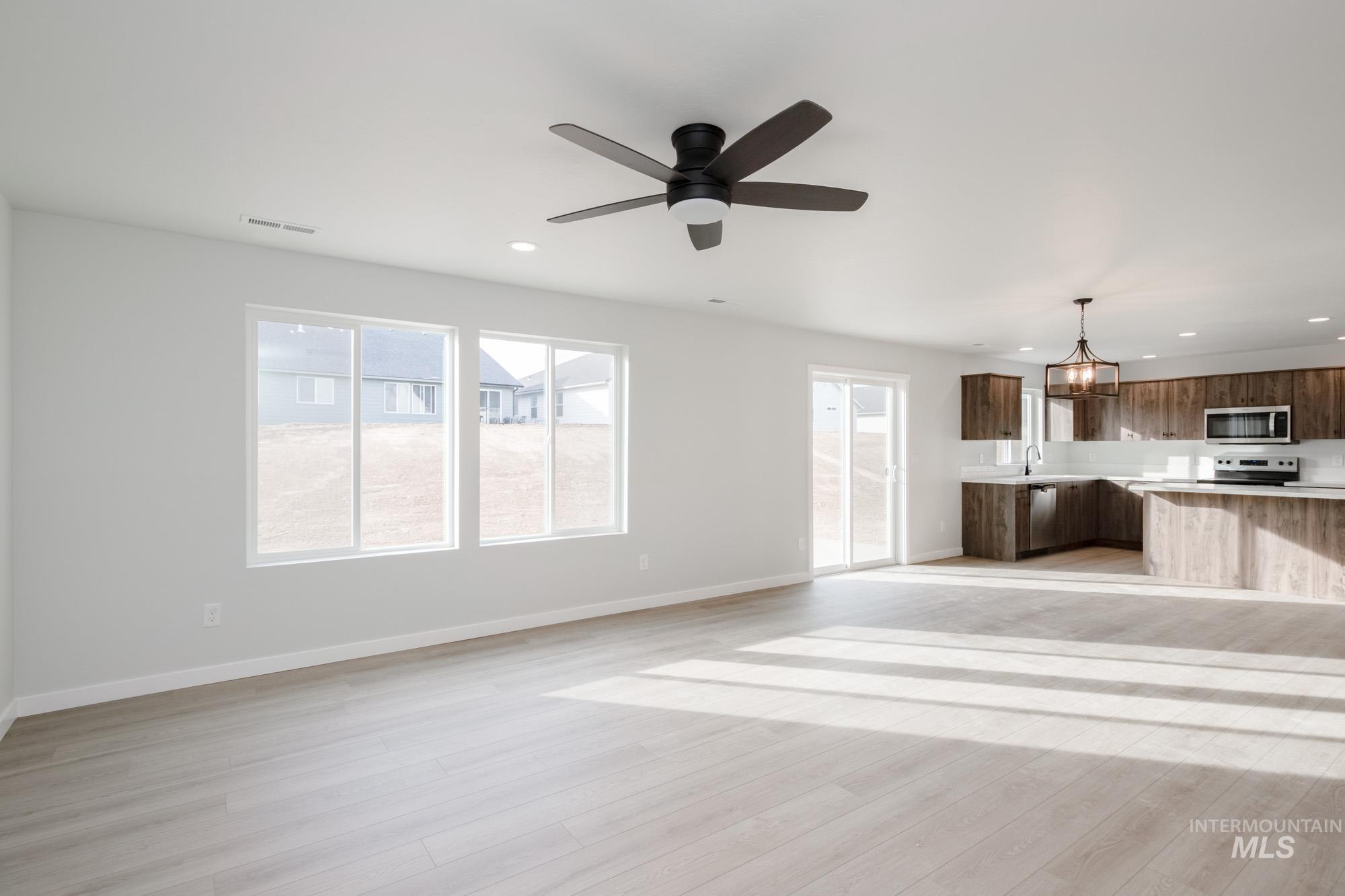 895 NE Trailridge St, Mountain Home, Idaho 83647, 4 Bedrooms, 2.5 Bathrooms, Residential For Sale, Price $449,990,MLS 98978040