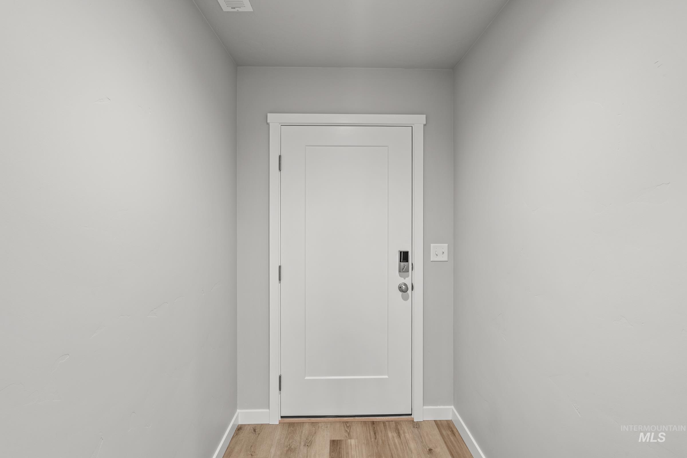 812 NE Trailridge St, Mountain Home, Idaho 83647, 3 Bedrooms, 2 Bathrooms, Residential For Sale, Price $394,990,MLS 98978041