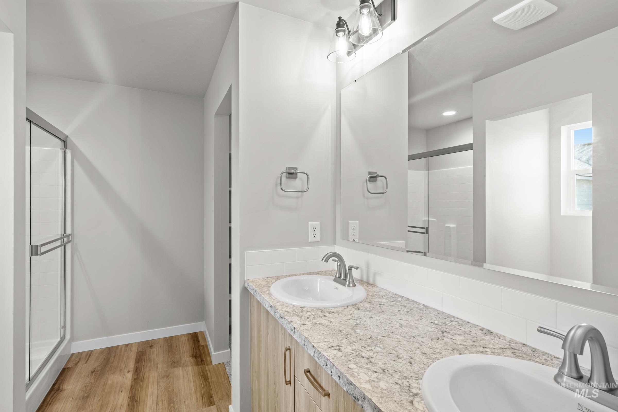 812 NE Trailridge St, Mountain Home, Idaho 83647, 3 Bedrooms, 2 Bathrooms, Residential For Sale, Price $394,990,MLS 98978041