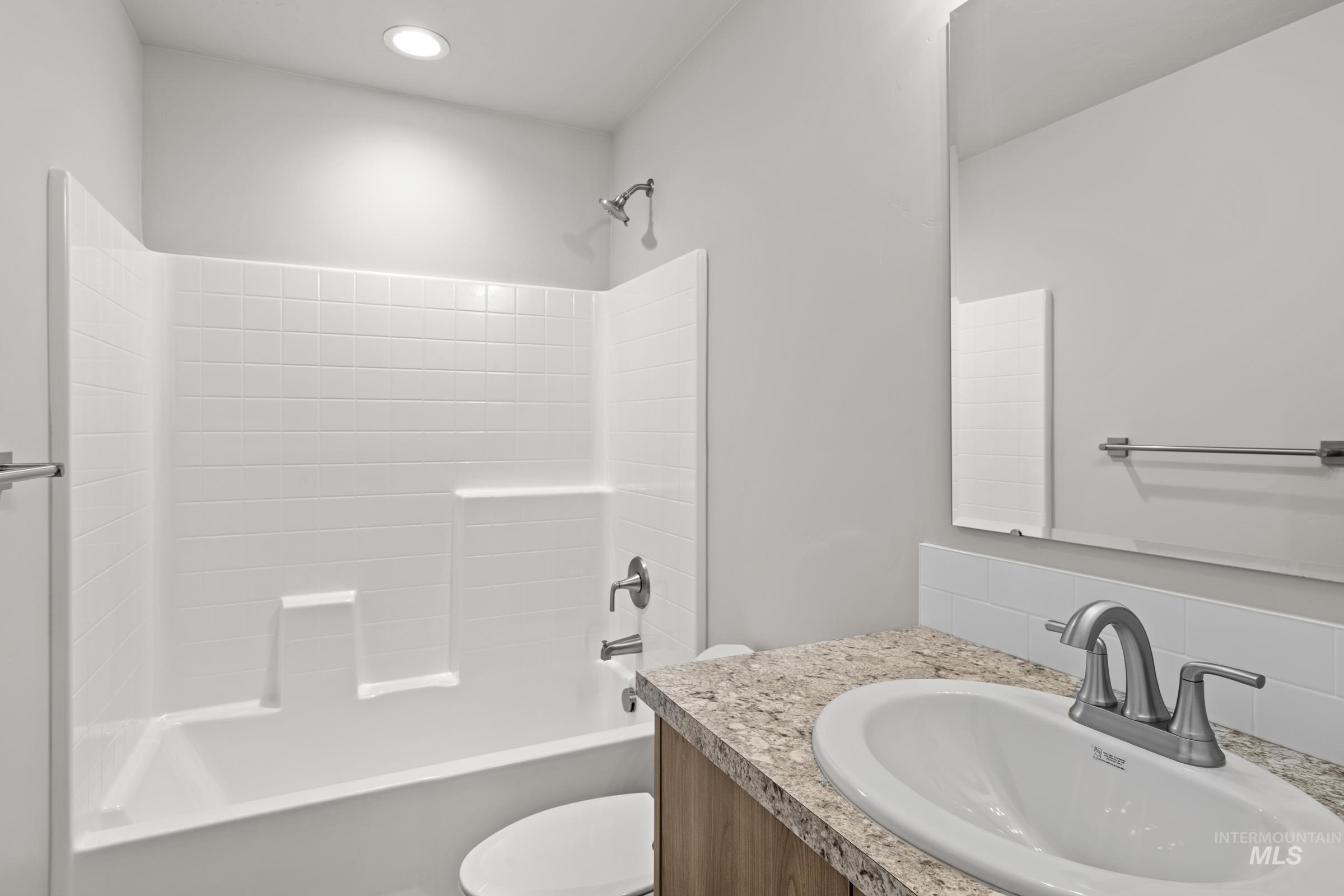 812 NE Trailridge St, Mountain Home, Idaho 83647, 3 Bedrooms, 2 Bathrooms, Residential For Sale, Price $394,990,MLS 98978041