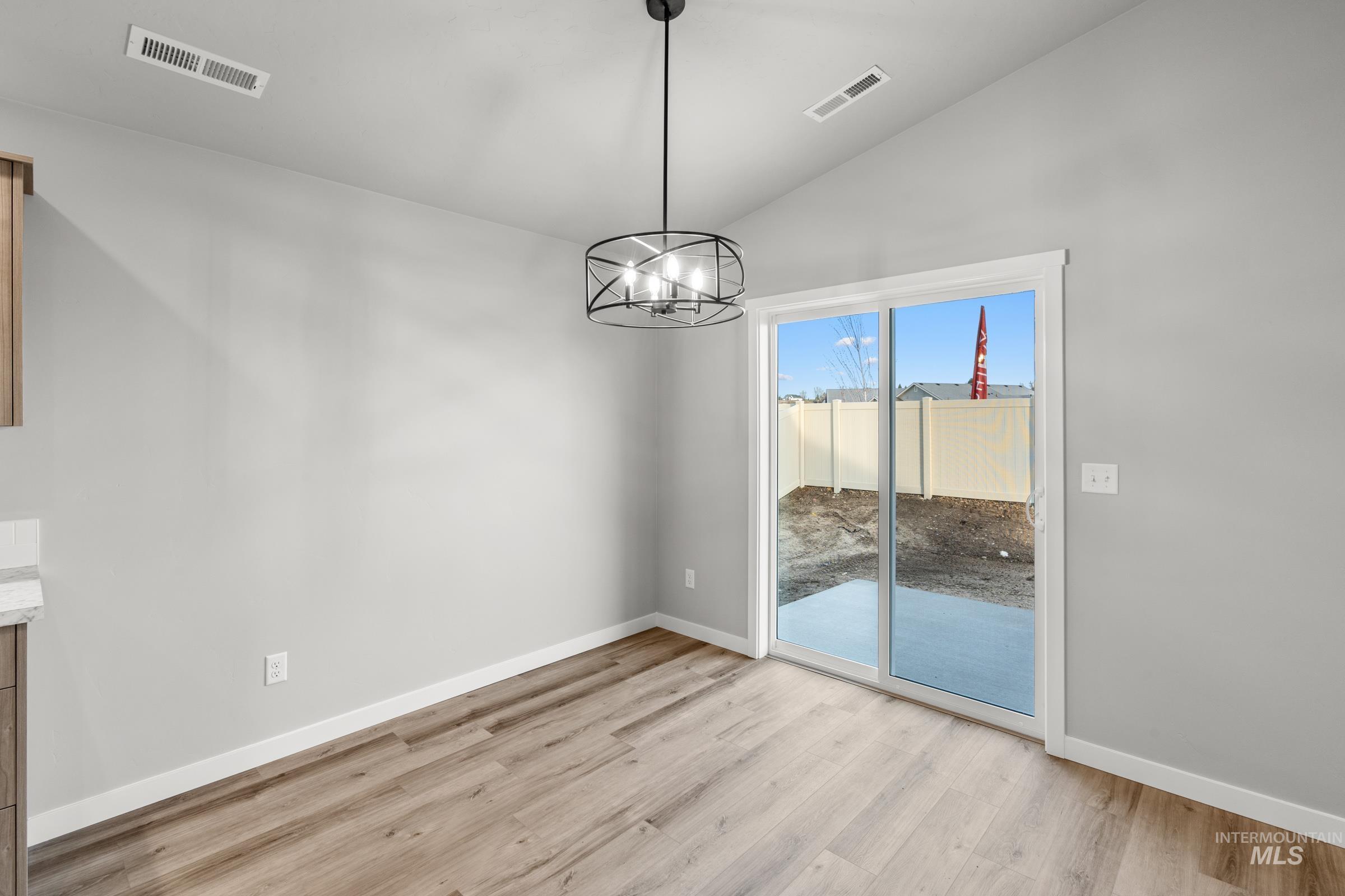 812 NE Trailridge St, Mountain Home, Idaho 83647, 3 Bedrooms, 2 Bathrooms, Residential For Sale, Price $394,990,MLS 98978041