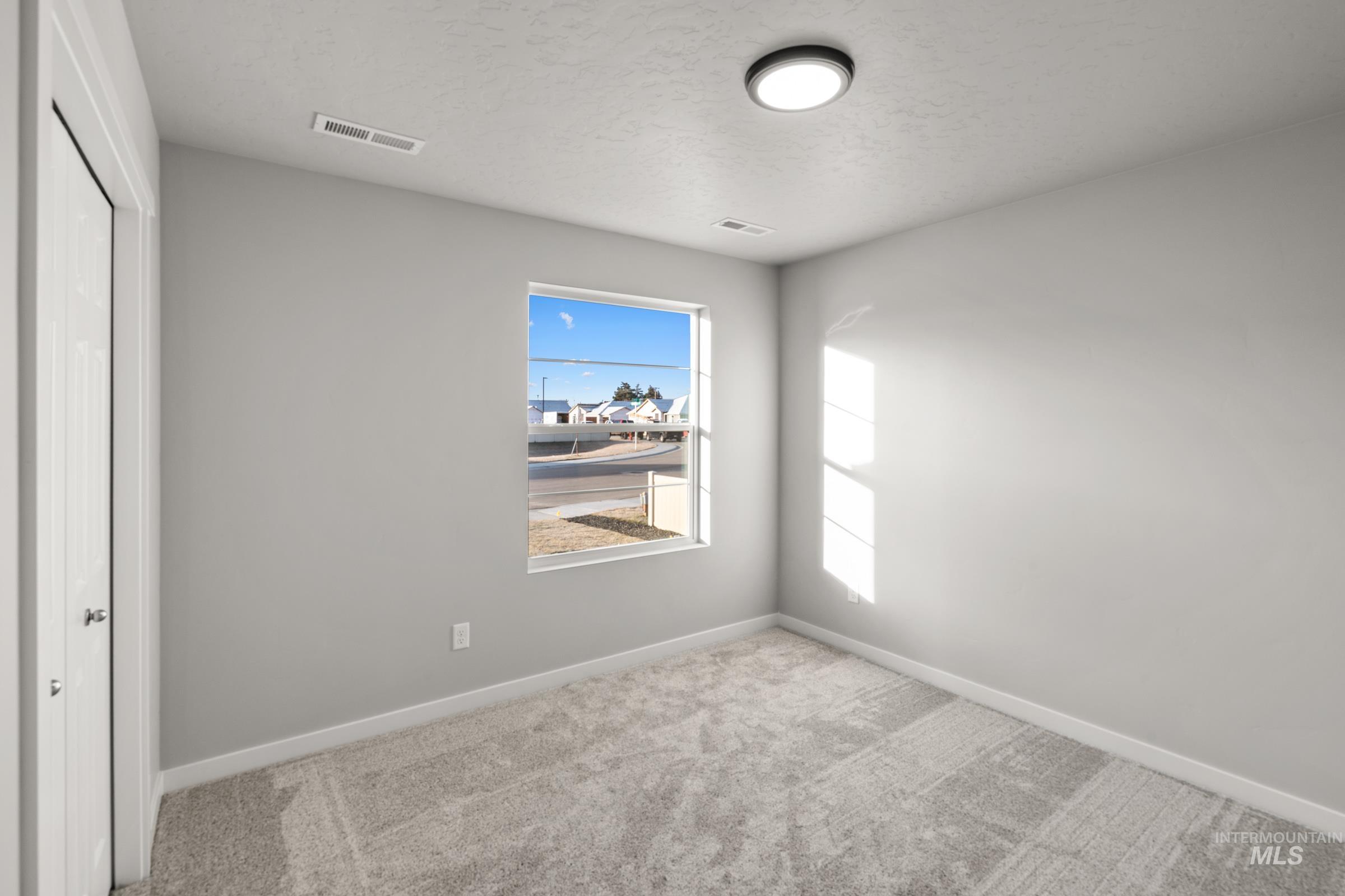 812 NE Trailridge St, Mountain Home, Idaho 83647, 3 Bedrooms, 2 Bathrooms, Residential For Sale, Price $394,990,MLS 98978041