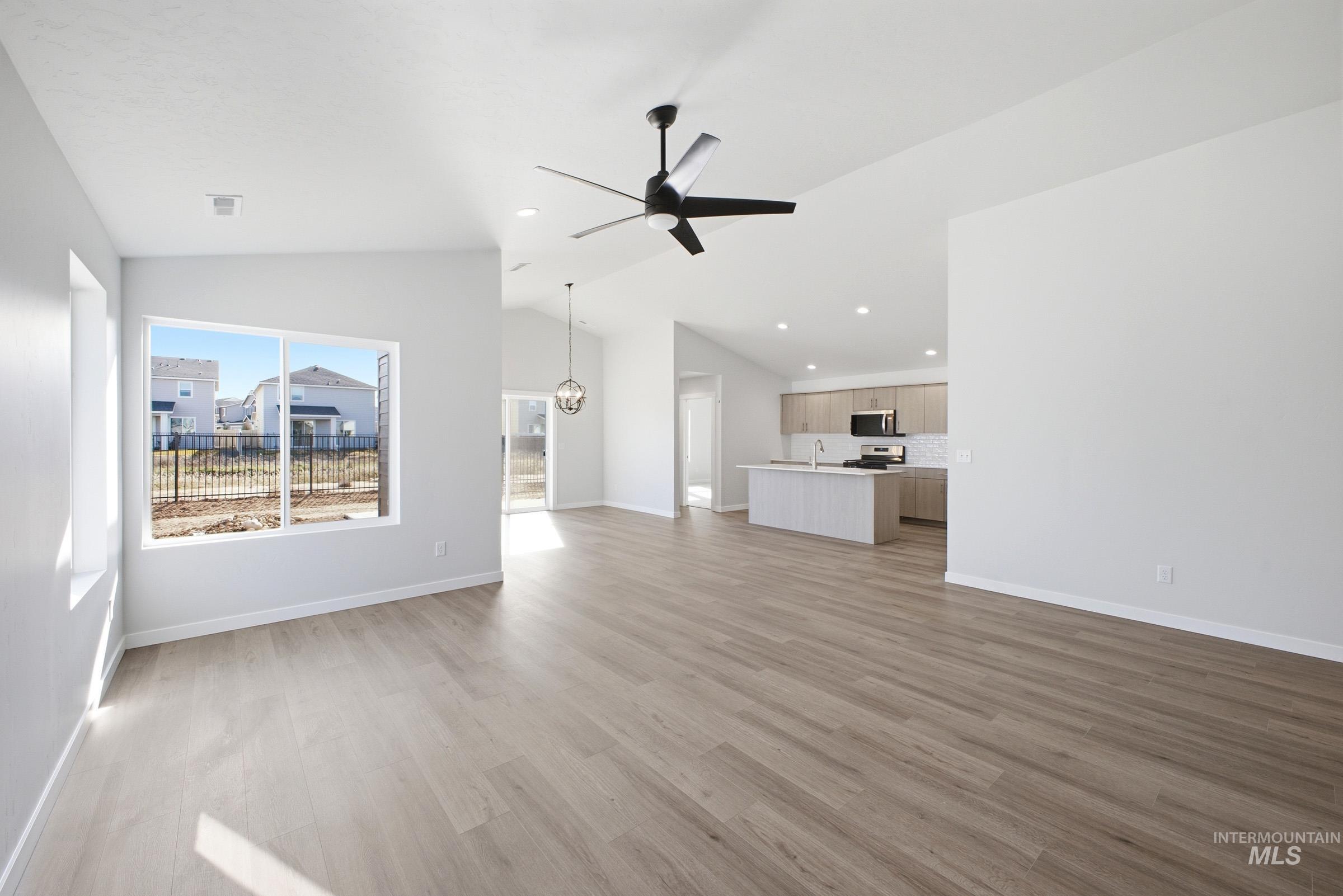 6661 W Redwood Creek Dr, Meridian, Idaho 83646, 4 Bedrooms, 2 Bathrooms, Residential For Sale, Price $519,990,MLS 98978042