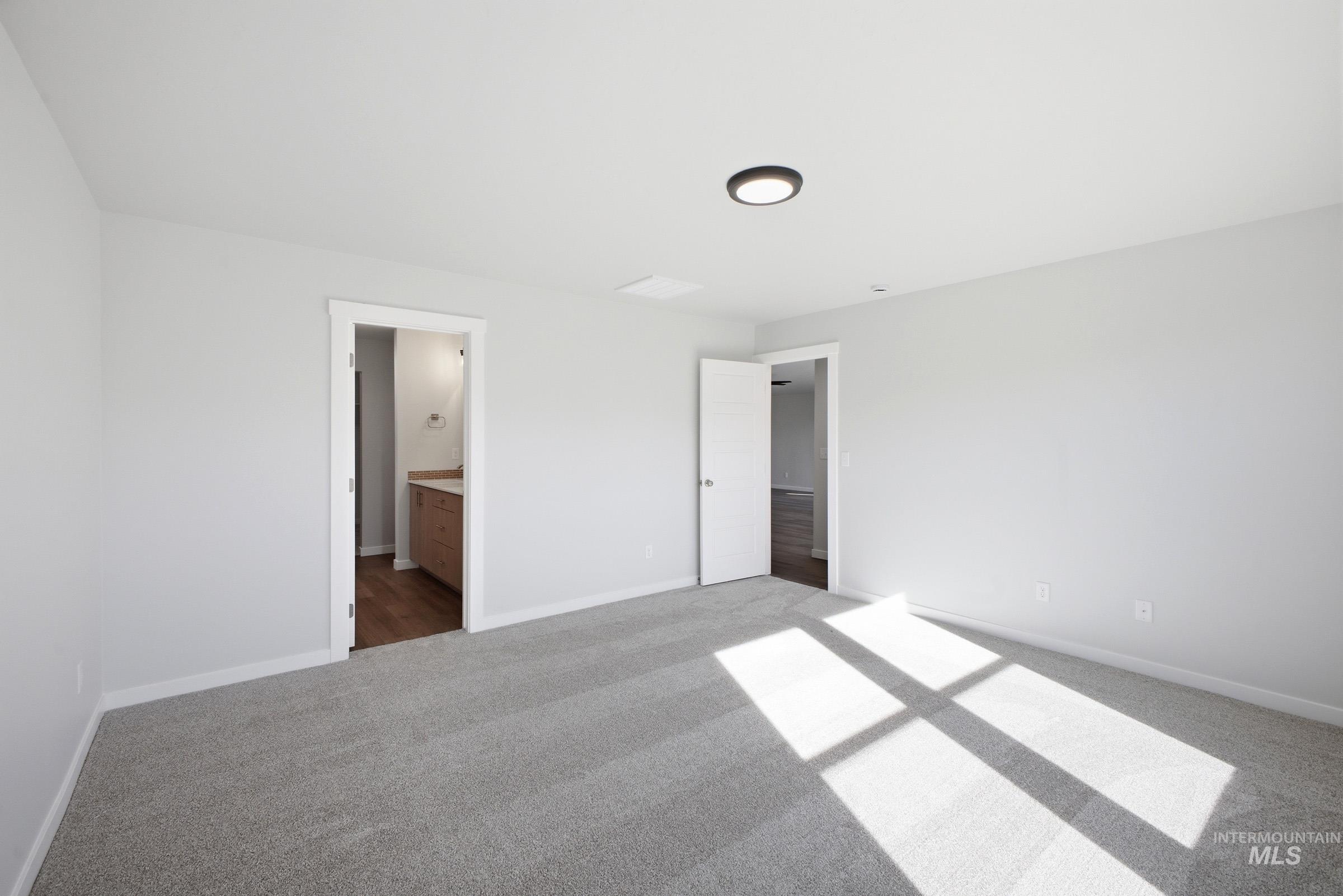 6661 W Redwood Creek Dr, Meridian, Idaho 83646, 4 Bedrooms, 2 Bathrooms, Residential For Sale, Price $519,990,MLS 98978042