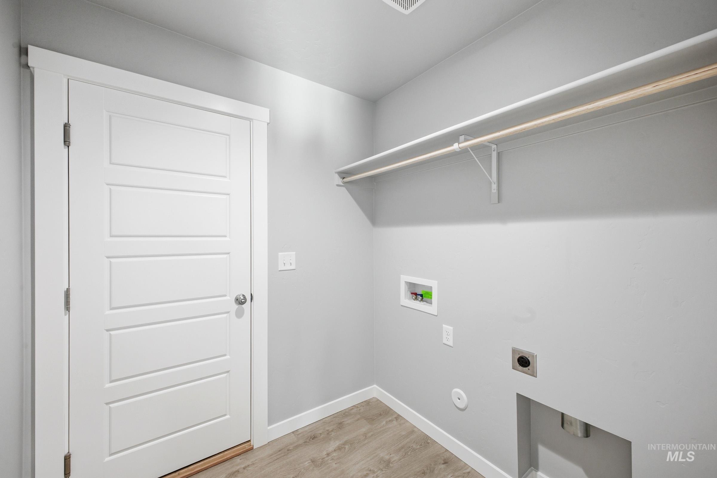 6643 W Redwood Creek Dr, Meridian, Idaho 83646, 3 Bedrooms, 2 Bathrooms, Residential For Sale, Price $469,990,MLS 98978043