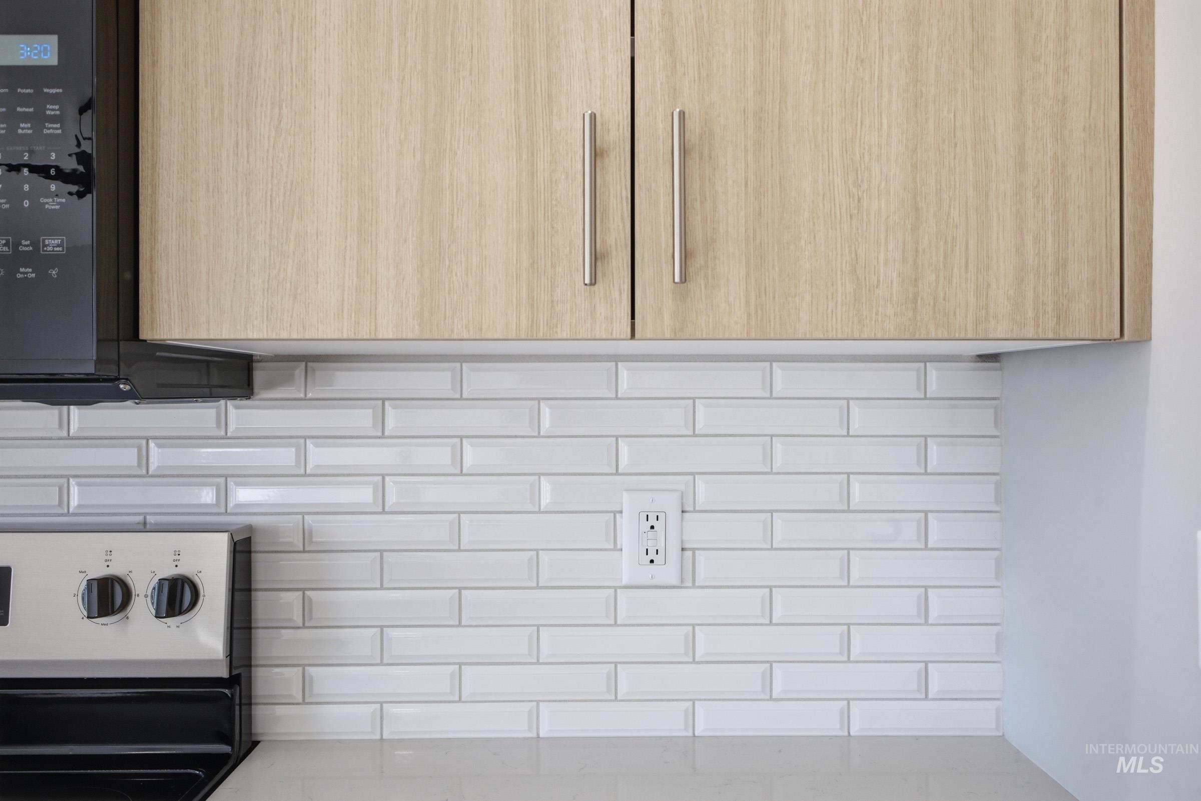 6643 W Redwood Creek Dr, Meridian, Idaho 83646, 3 Bedrooms, 2 Bathrooms, Residential For Sale, Price $469,990,MLS 98978043