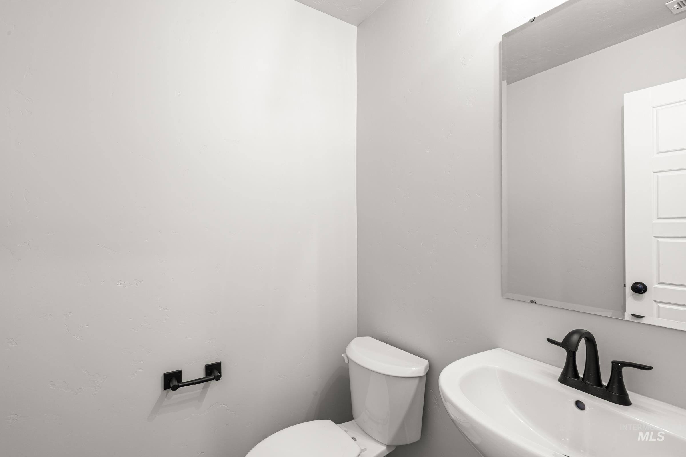 6600 W Black Butte Dr, Meridian, Idaho 83646, 3 Bedrooms, 2.5 Bathrooms, Residential For Sale, Price $459,990,MLS 98978046