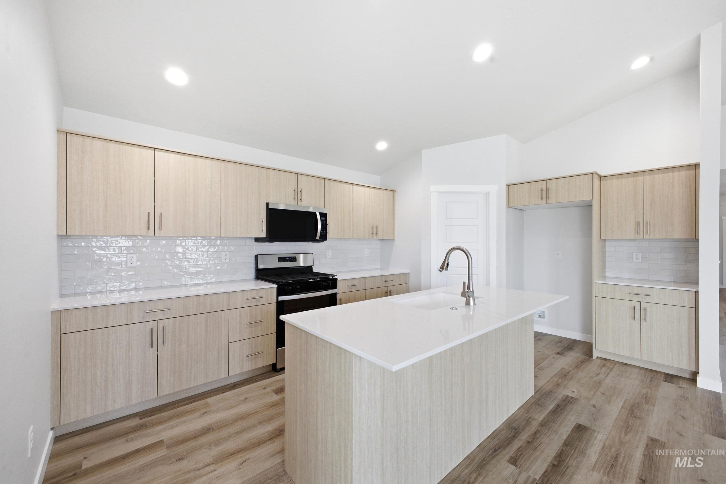 6515 W Plateau Creek Dr, Meridian, Idaho 83646, 4 Bedrooms, 2 Bathrooms, Residential For Sale, Price $514,990,MLS 98978048