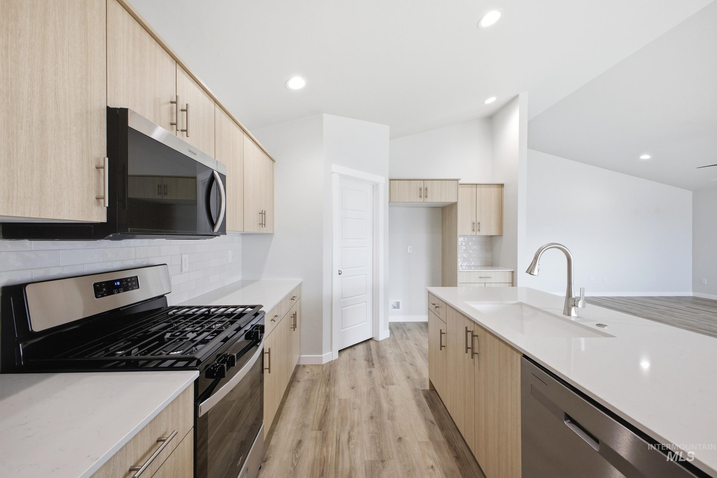 6515 W Plateau Creek Dr, Meridian, Idaho 83646, 4 Bedrooms, 2 Bathrooms, Residential For Sale, Price $514,990,MLS 98978048