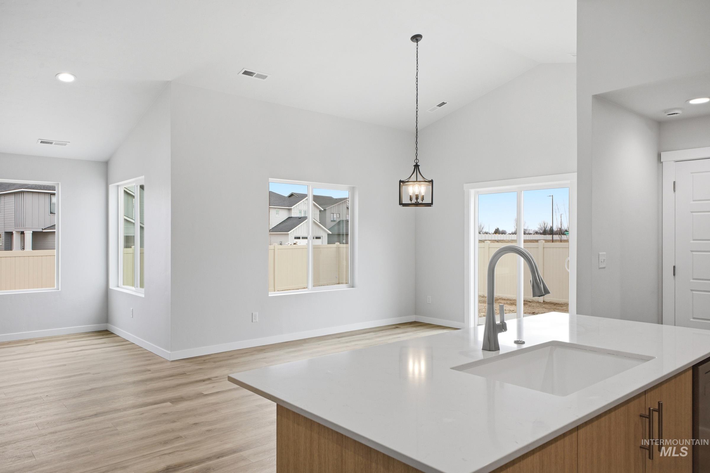 6515 W Plateau Creek Dr, Meridian, Idaho 83646, 4 Bedrooms, 2 Bathrooms, Residential For Sale, Price $514,990,MLS 98978048