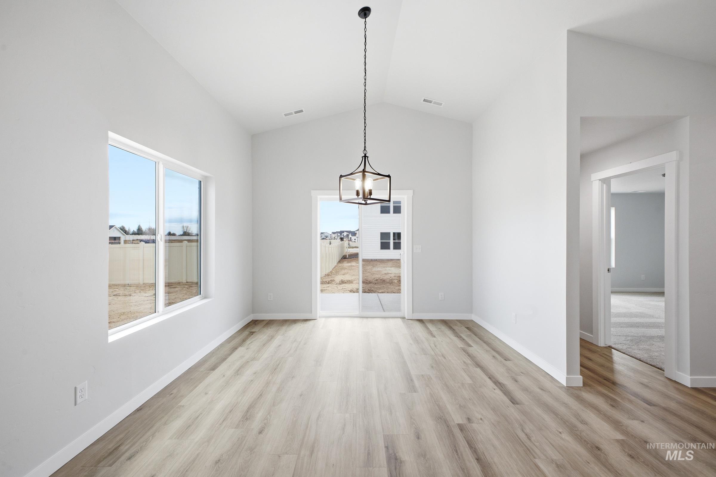 6515 W Plateau Creek Dr, Meridian, Idaho 83646, 4 Bedrooms, 2 Bathrooms, Residential For Sale, Price $514,990,MLS 98978048