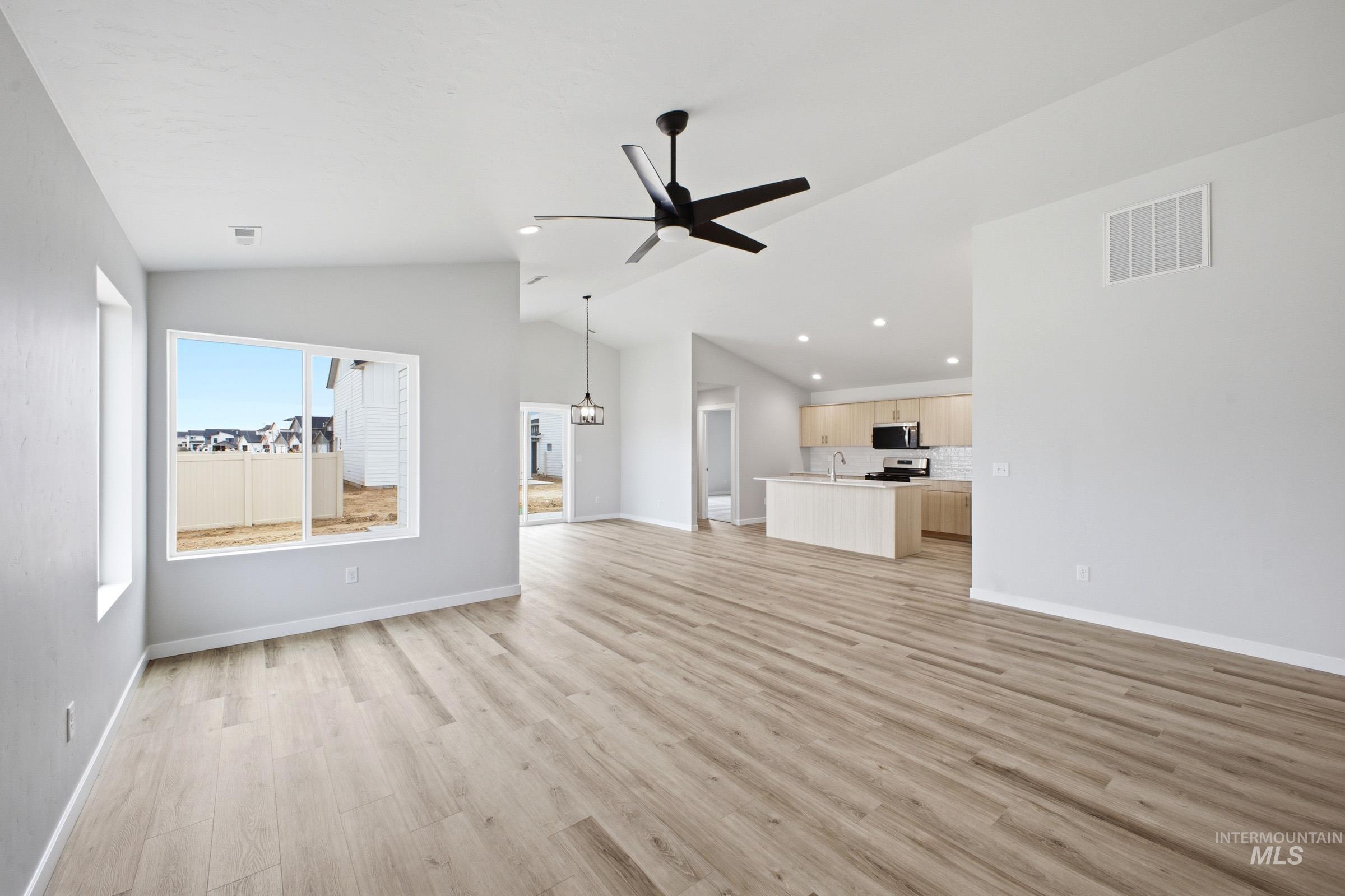 6515 W Plateau Creek Dr, Meridian, Idaho 83646, 4 Bedrooms, 2 Bathrooms, Residential For Sale, Price $514,990,MLS 98978048