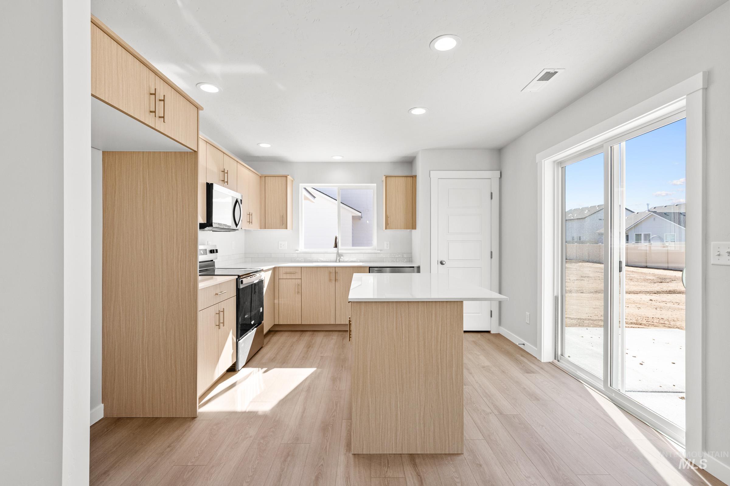 17663 N Boone Peak Ave, Nampa, Idaho 83687, 4 Bedrooms, 2.5 Bathrooms, Residential For Sale, Price $454,990,MLS 98978050