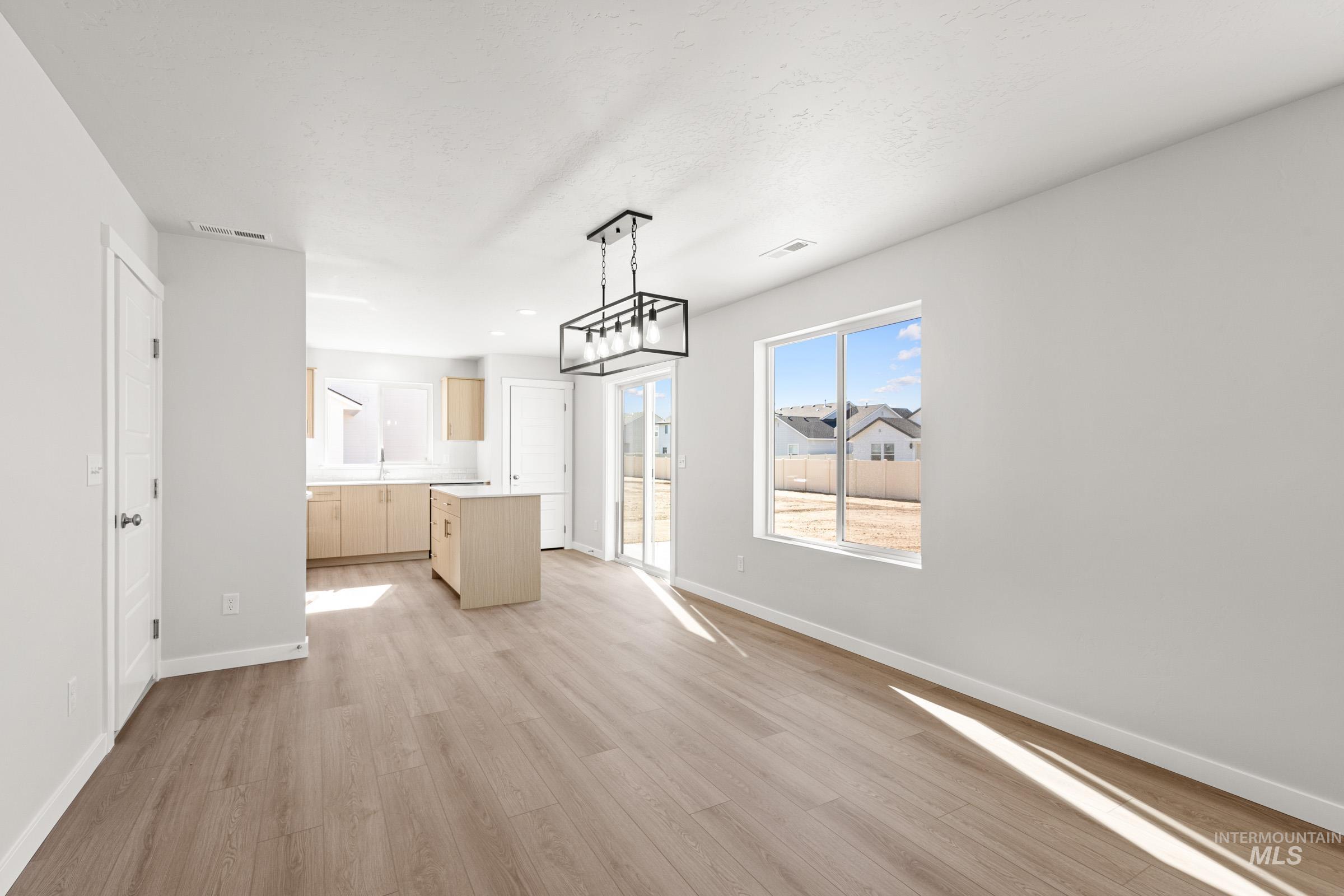 17663 N Boone Peak Ave, Nampa, Idaho 83687, 4 Bedrooms, 2.5 Bathrooms, Residential For Sale, Price $454,990,MLS 98978050