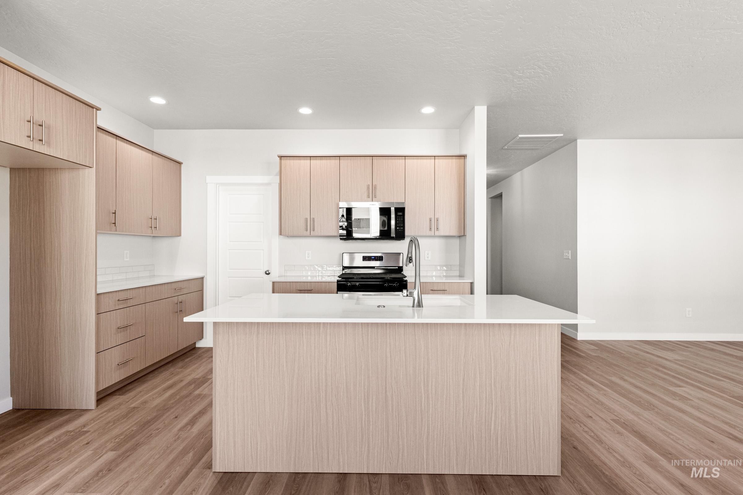 5200 E Phelps Lake Dr, Nampa, Idaho 83687, 4 Bedrooms, 2 Bathrooms, Residential For Sale, Price $479,990,MLS 98978055