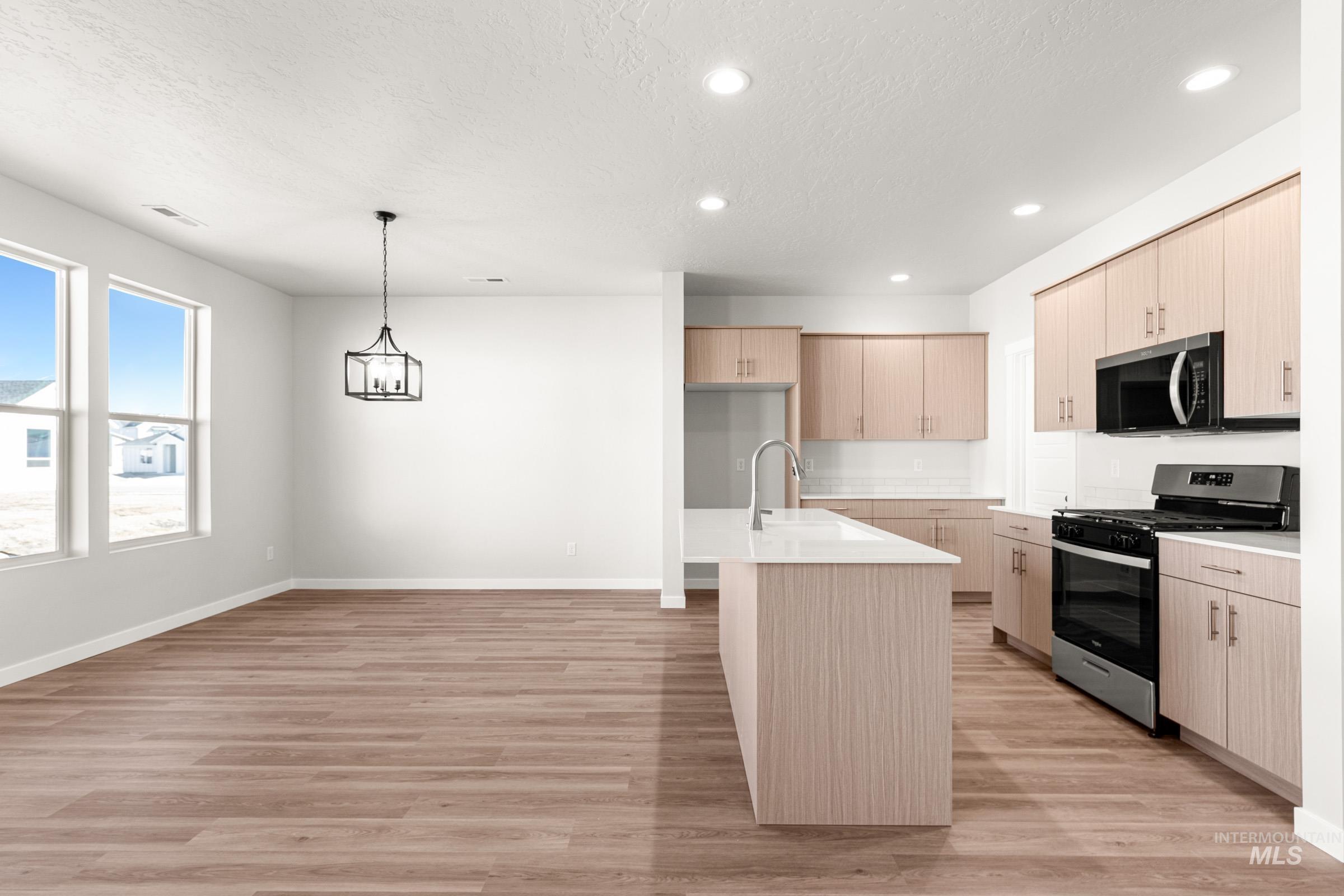 5200 E Phelps Lake Dr, Nampa, Idaho 83687, 4 Bedrooms, 2 Bathrooms, Residential For Sale, Price $479,990,MLS 98978055